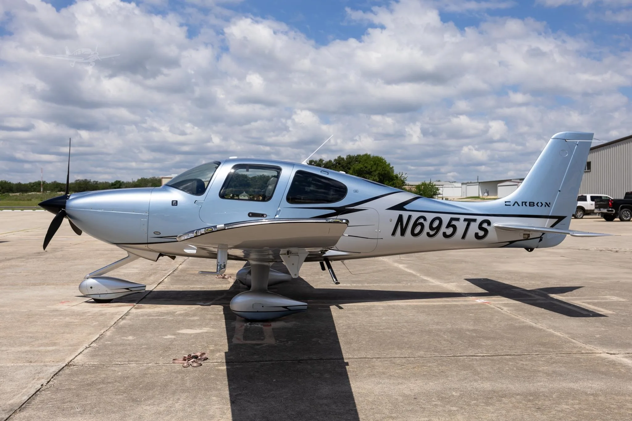 Exterior view of a 2023 CIRRUS SR20-G6, N695TS.