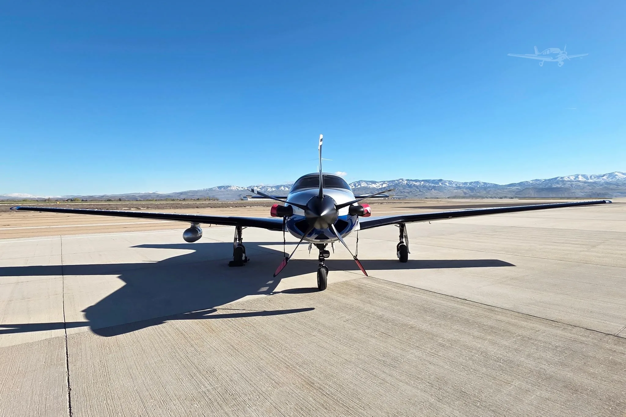 Exterior view of a 2026 PIPER M500, N726WA.