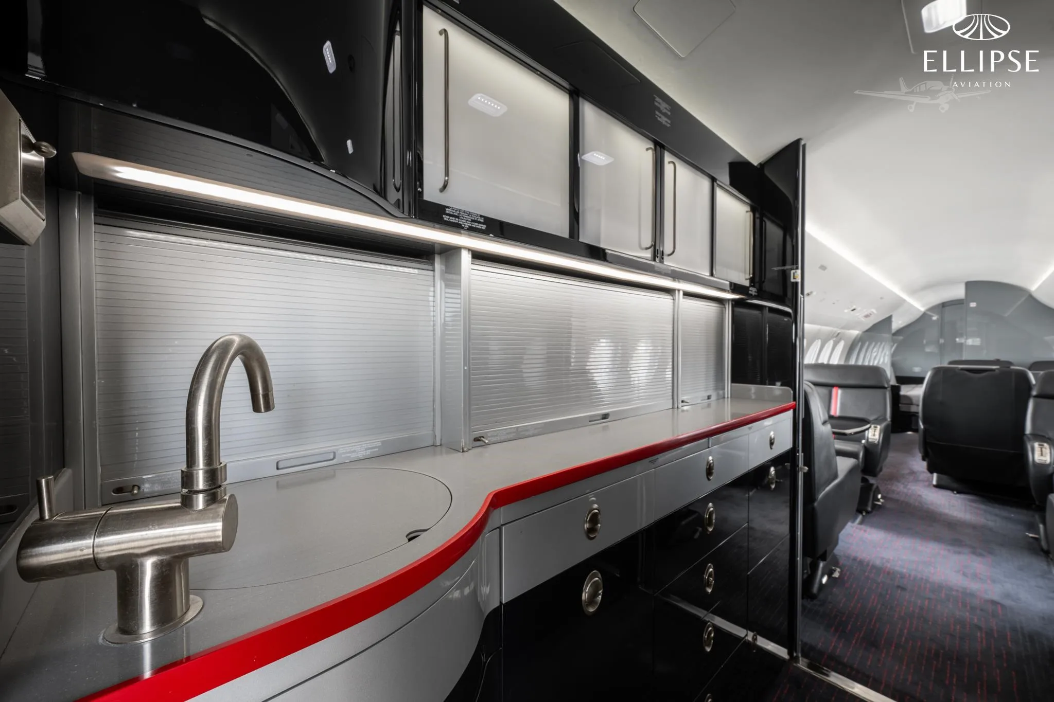 Cabin interior of a 2011 DASSAULT FALCON 7X EASY II.