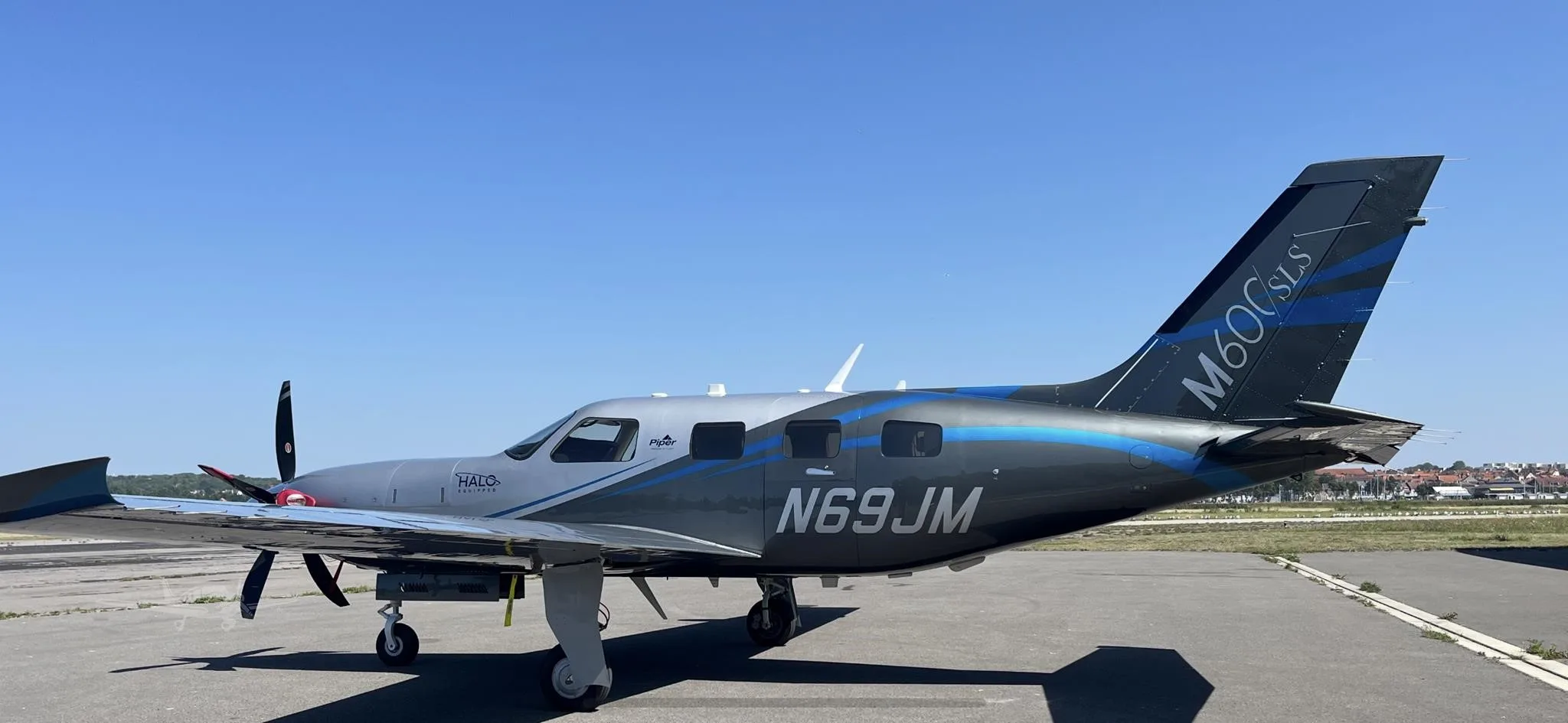 Exterior view of a 2021 PIPER M600 SLS, N69JM.
