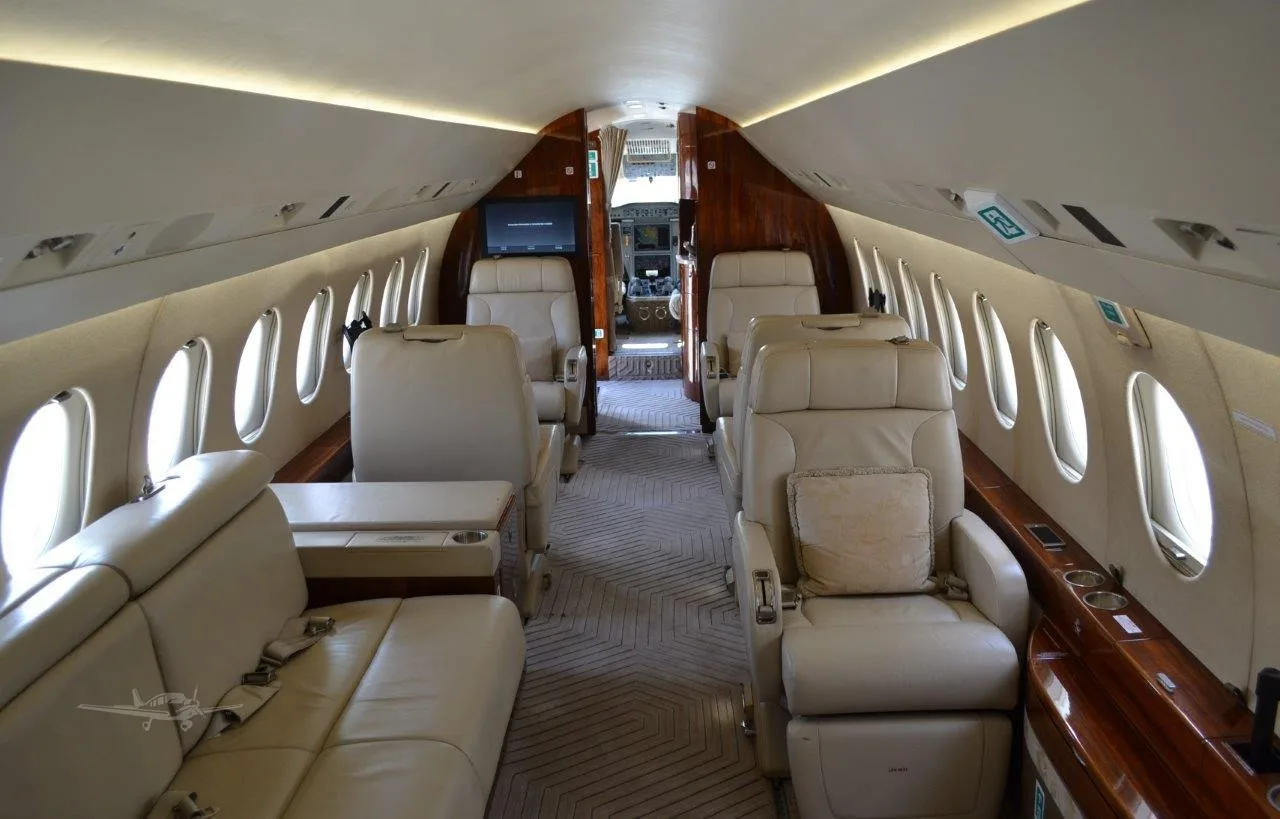 Cabin interior of a 2009 DASSAULT FALCON 2000LX.