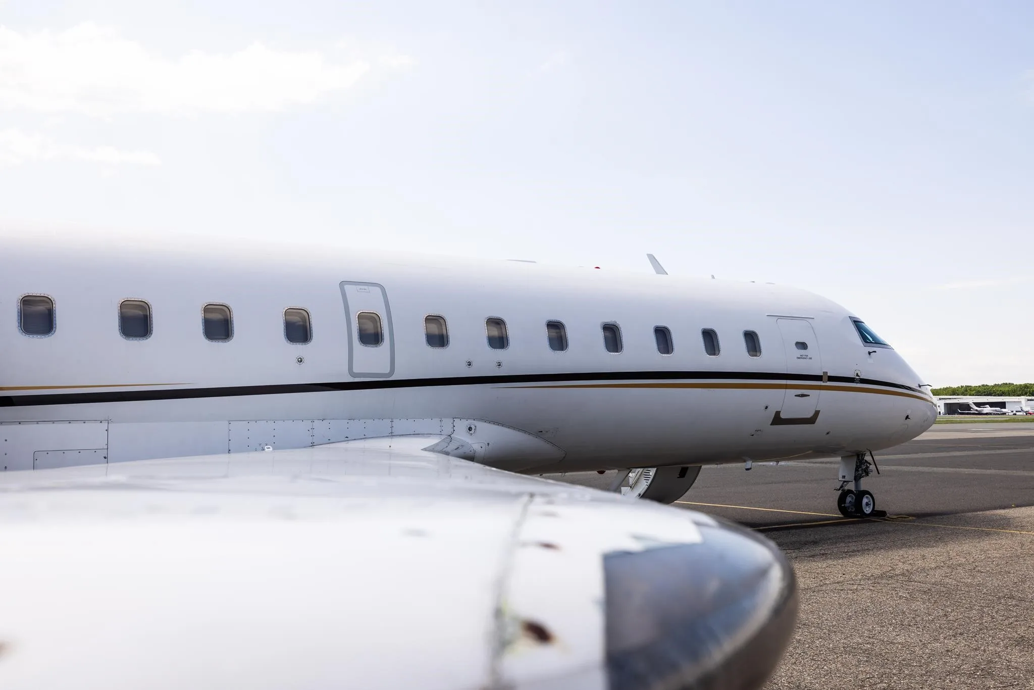 Exterior view of a 2003 BOMBARDIER CHALLENGER 850, N703SA.