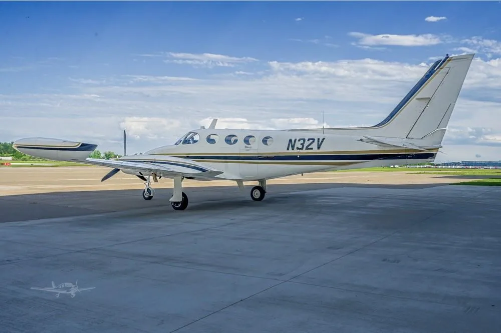 Exterior view of a 1977 CESSNA 340A, N32V.