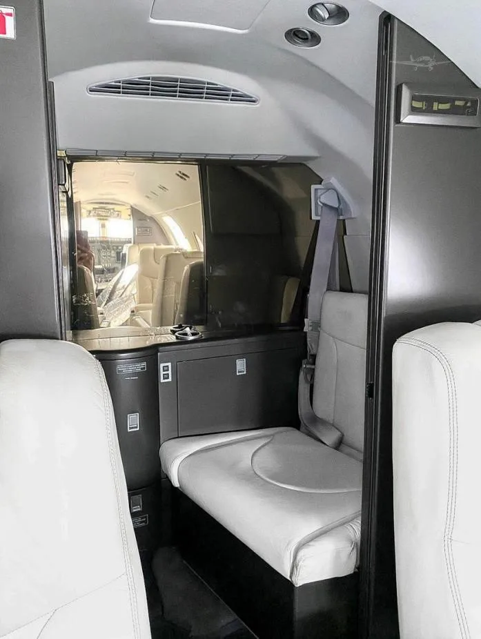 Cabin interior of a 2005 HAWKER 400XP.