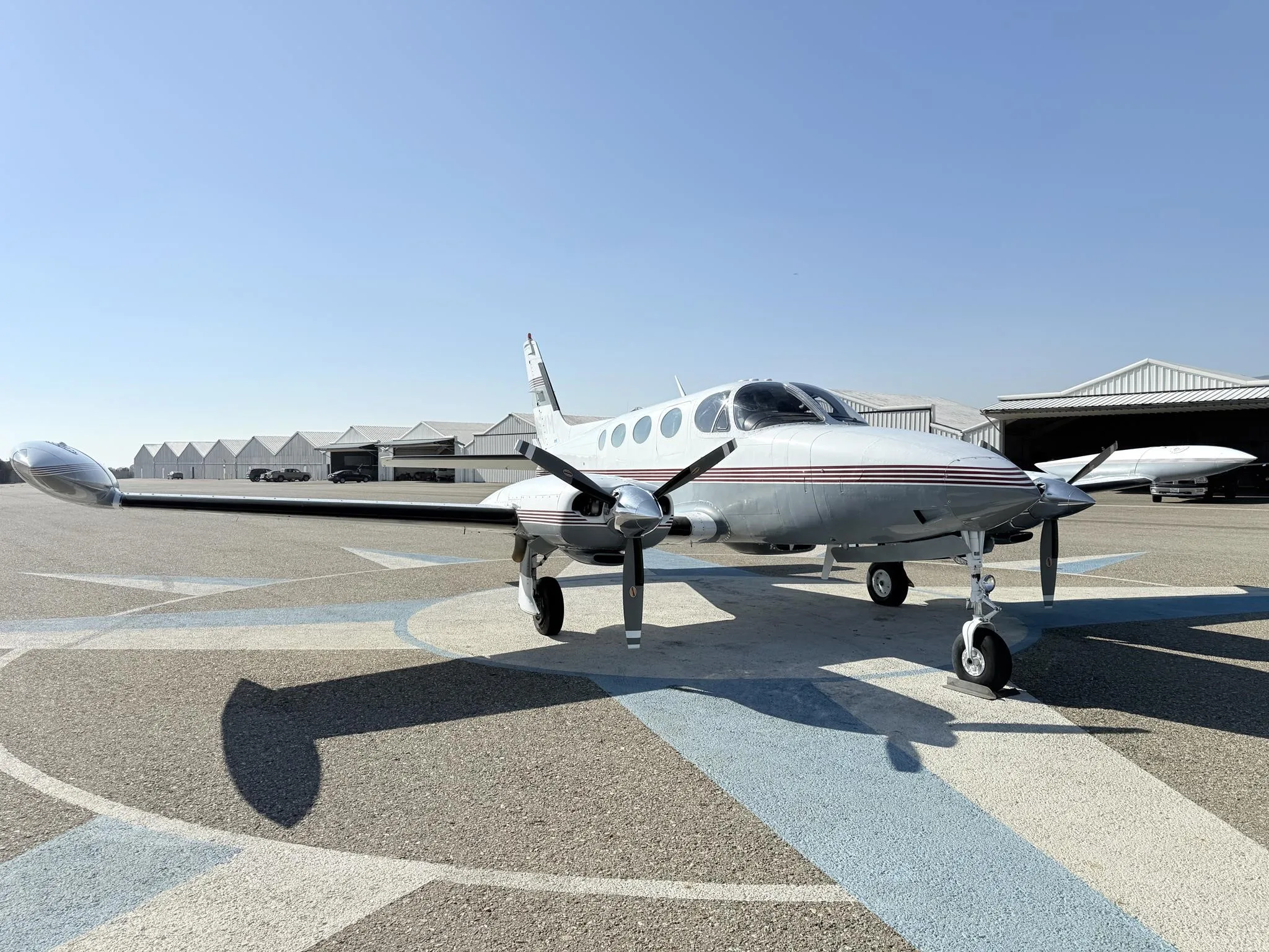Exterior view of a 1978 CESSNA 340A, N15WM.