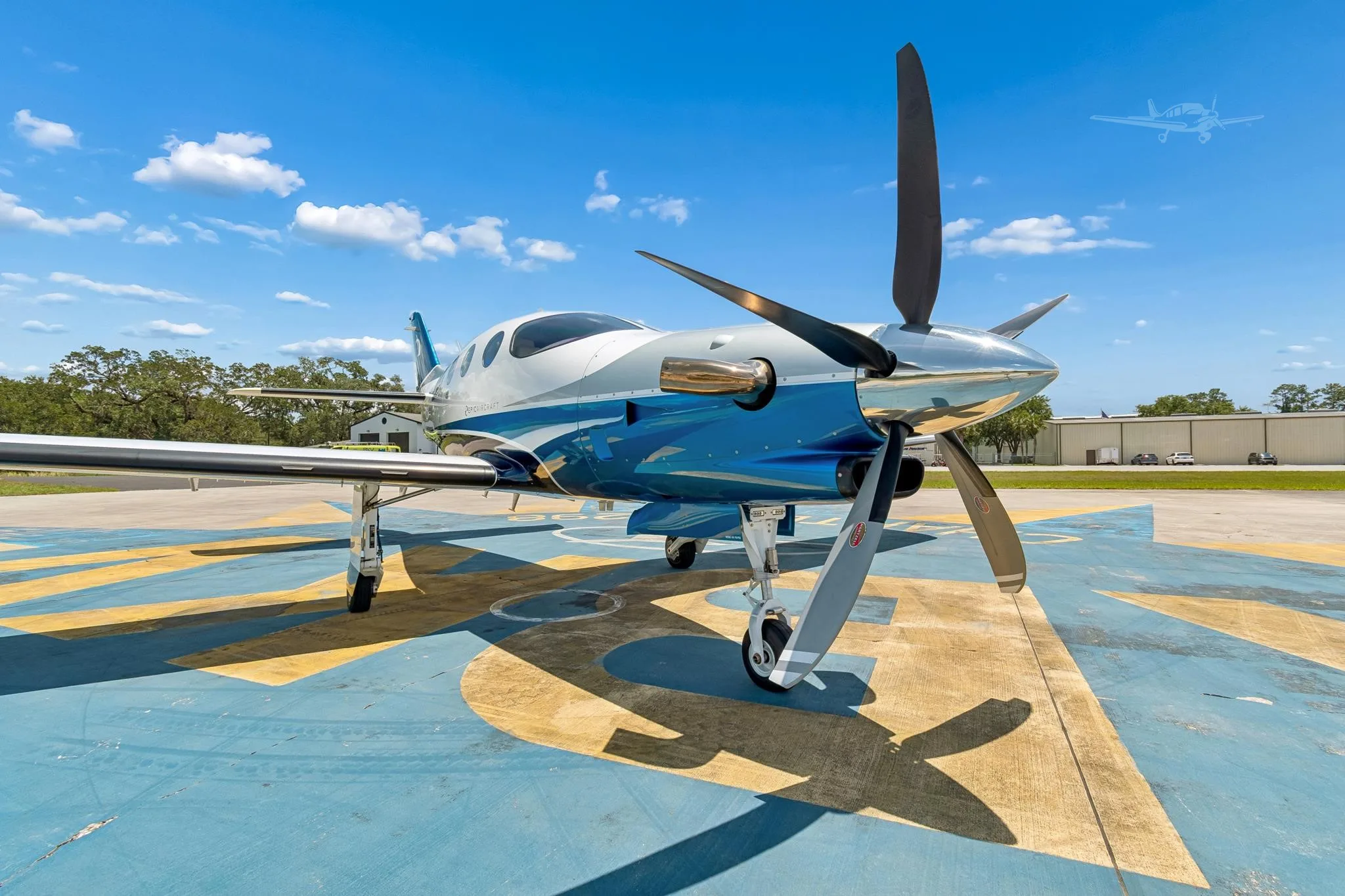 Exterior view of a 2025 EPIC E1000 GX, N555EP.