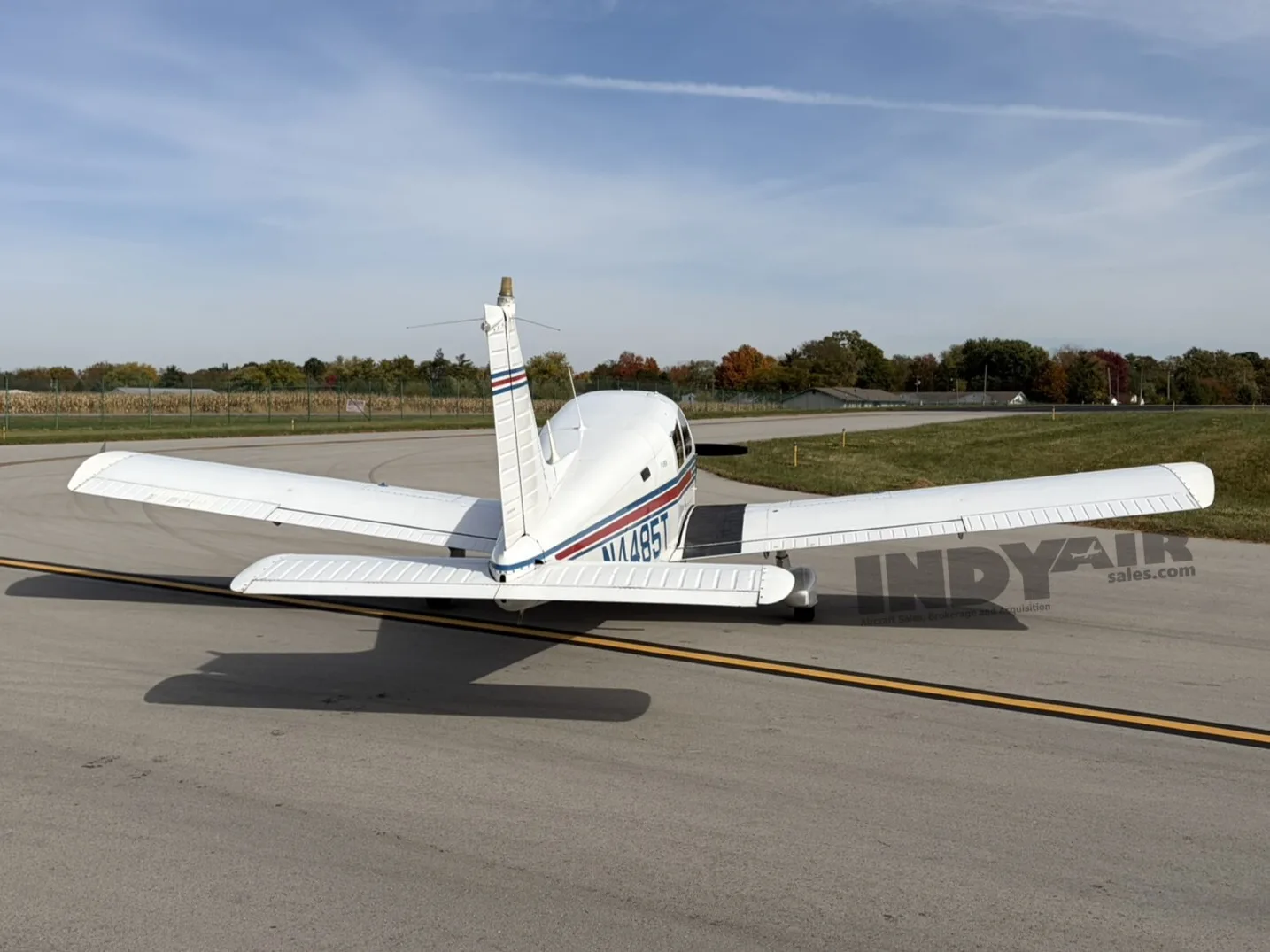 Exterior view of a 1972 Piper Cherokee, N4485T.