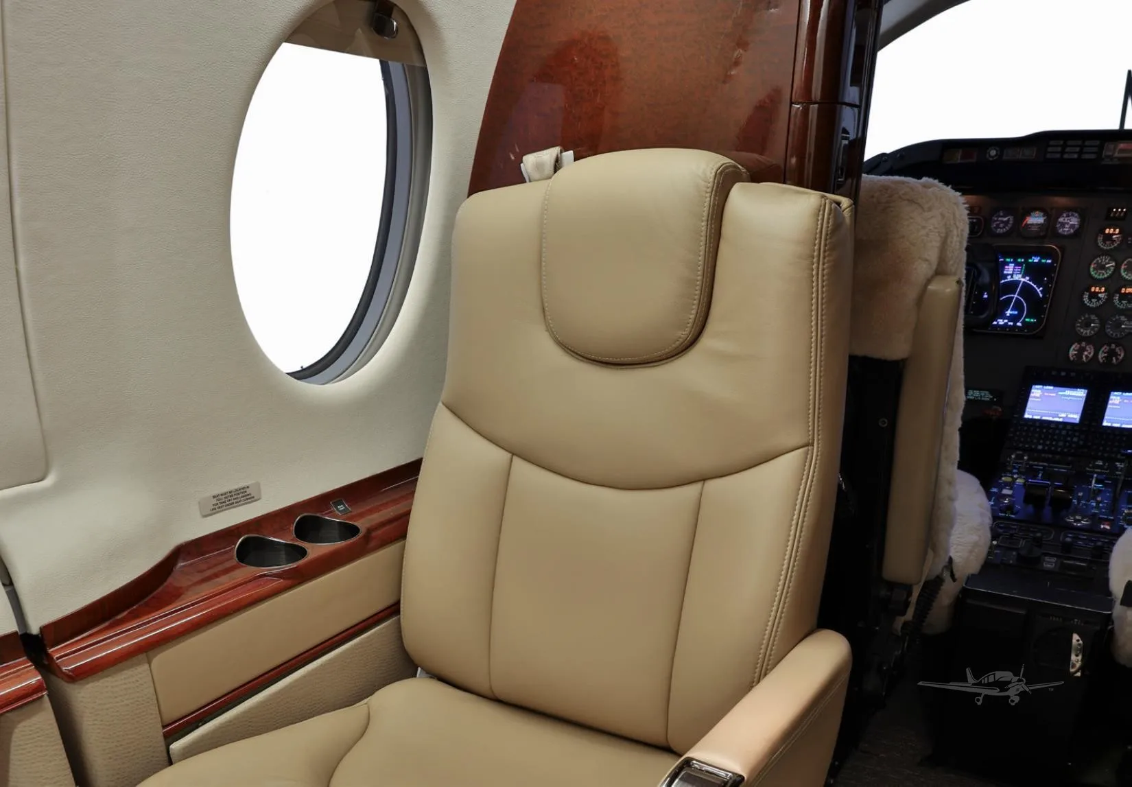 Cabin interior of a 2000 BEECHCRAFT BEECHJET 400A.