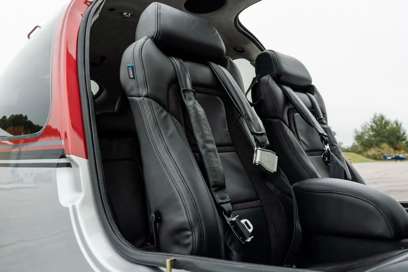 Cabin interior of a Cirrus SR22-G6 GTS.