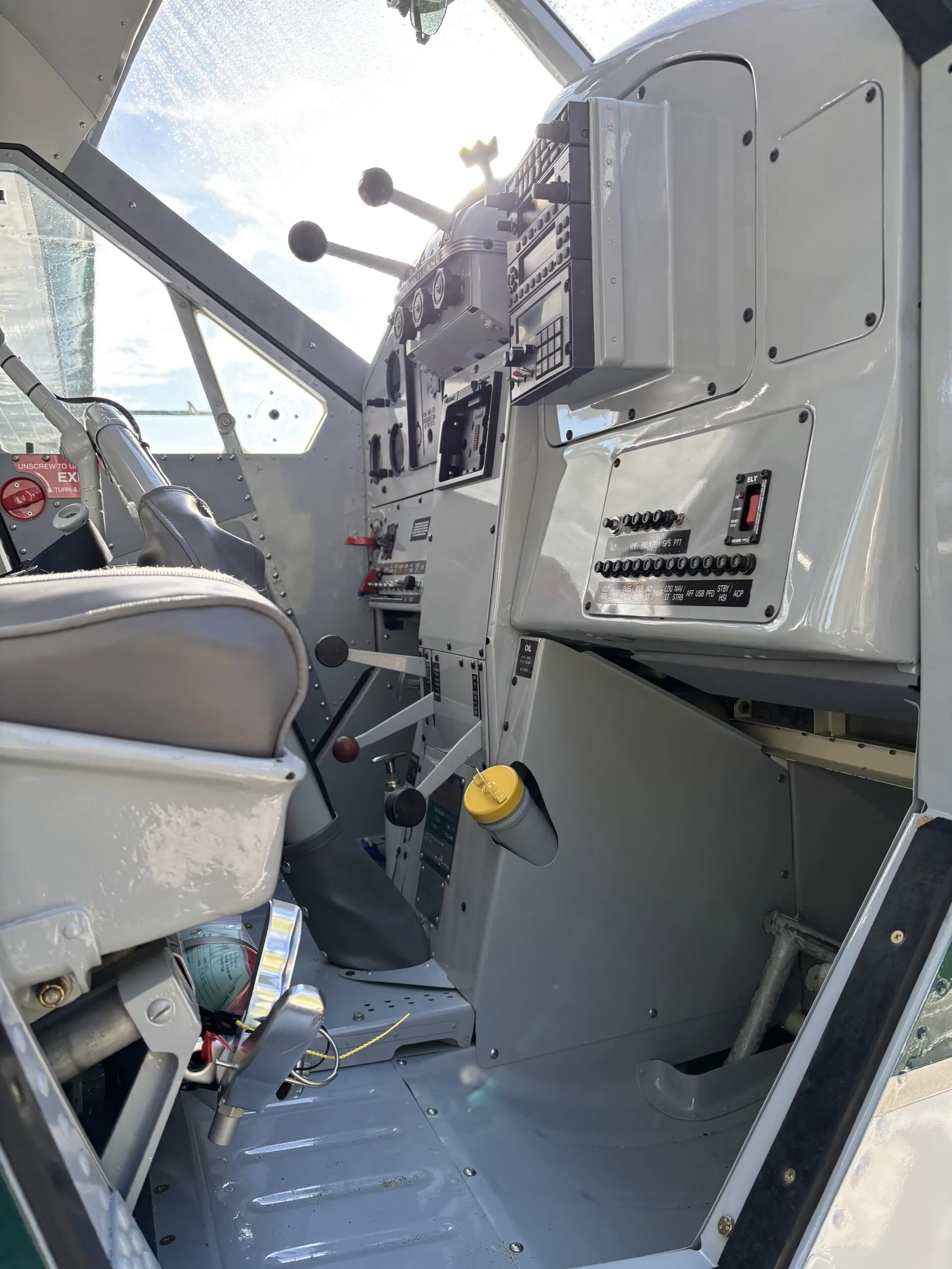 Cockpit and instrument panel of a 1952 de Havilland DHC-2 MK.I.