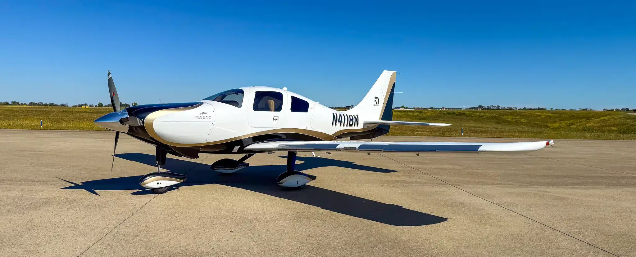 Exterior view of a 2015 Cessna TTx, N90ET.
