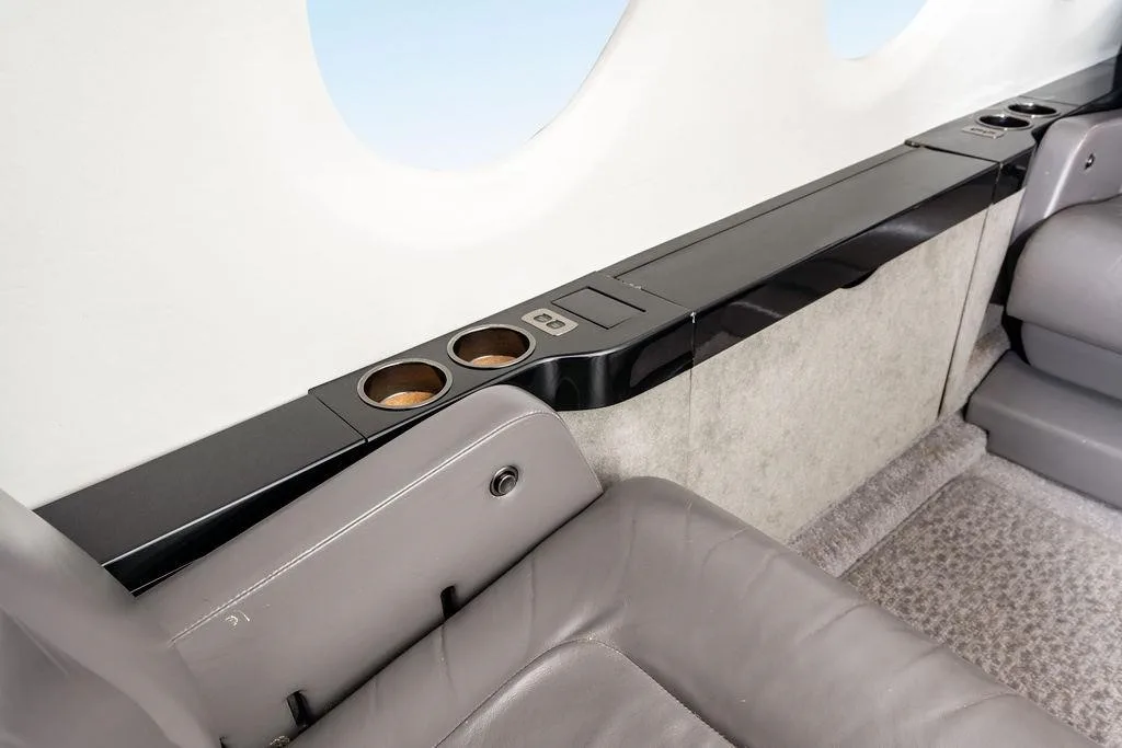 Cabin interior of a 1989 DASSAULT FALCON 50.