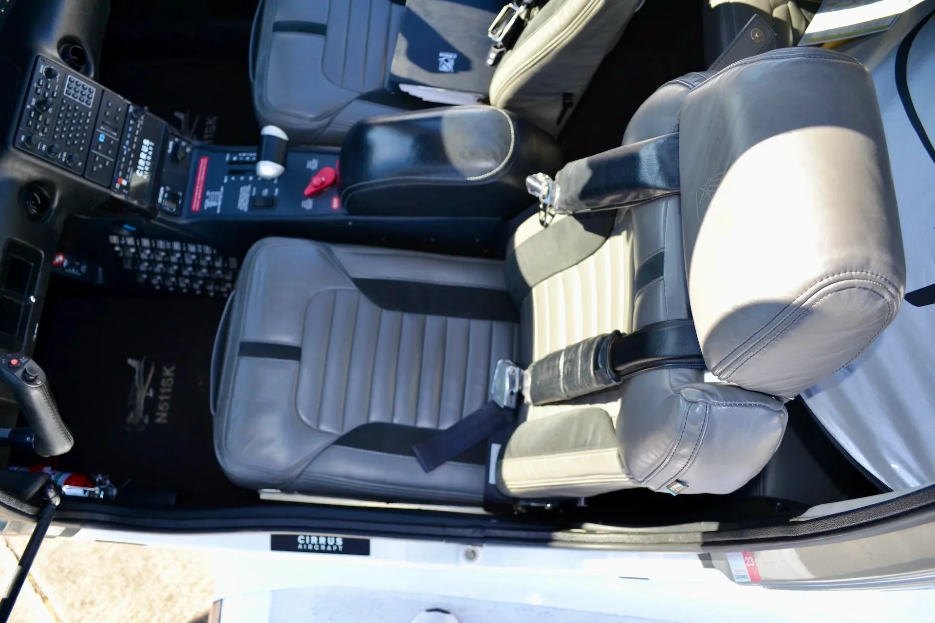 Exterior view of a 2016 Cirrus SR22 GTS, N511SE.