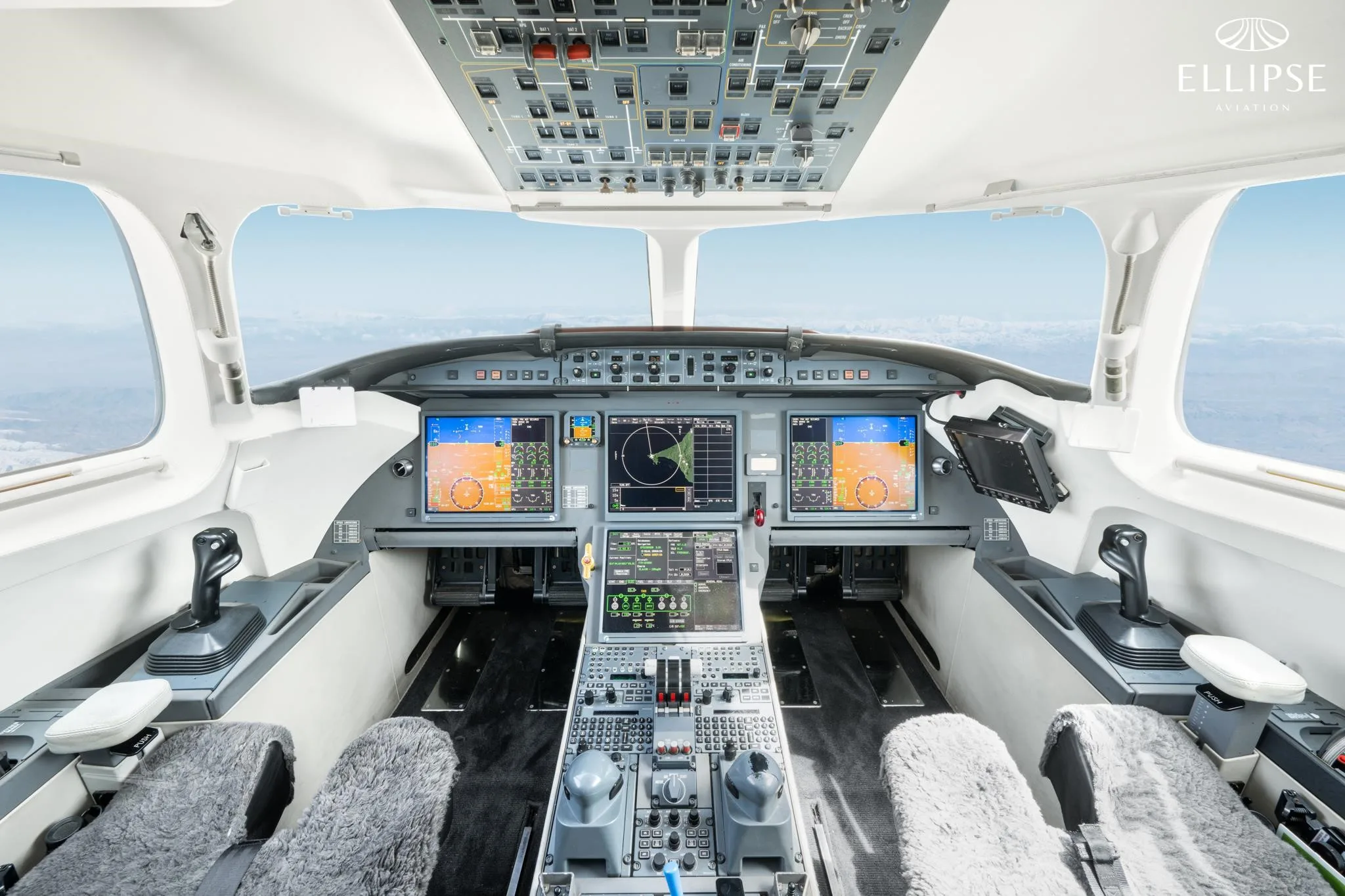Cockpit and instrument panel of a 2011 DASSAULT FALCON 7X EASY II.