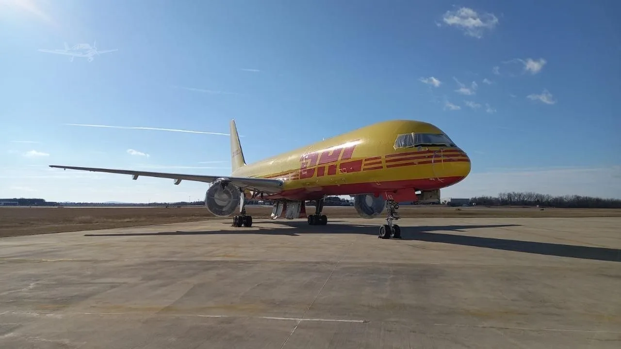 Exterior view of a BOEING 757-200, N620DL.