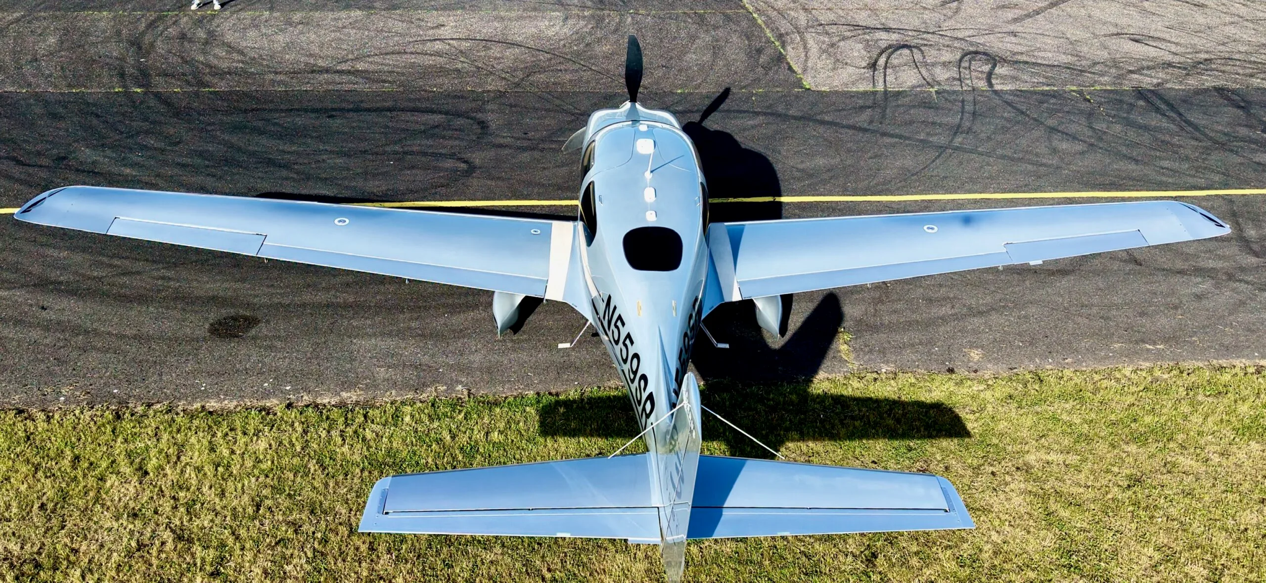 Marketing image of a 2007 Cirrus SR22-G3 Turbo GTS.