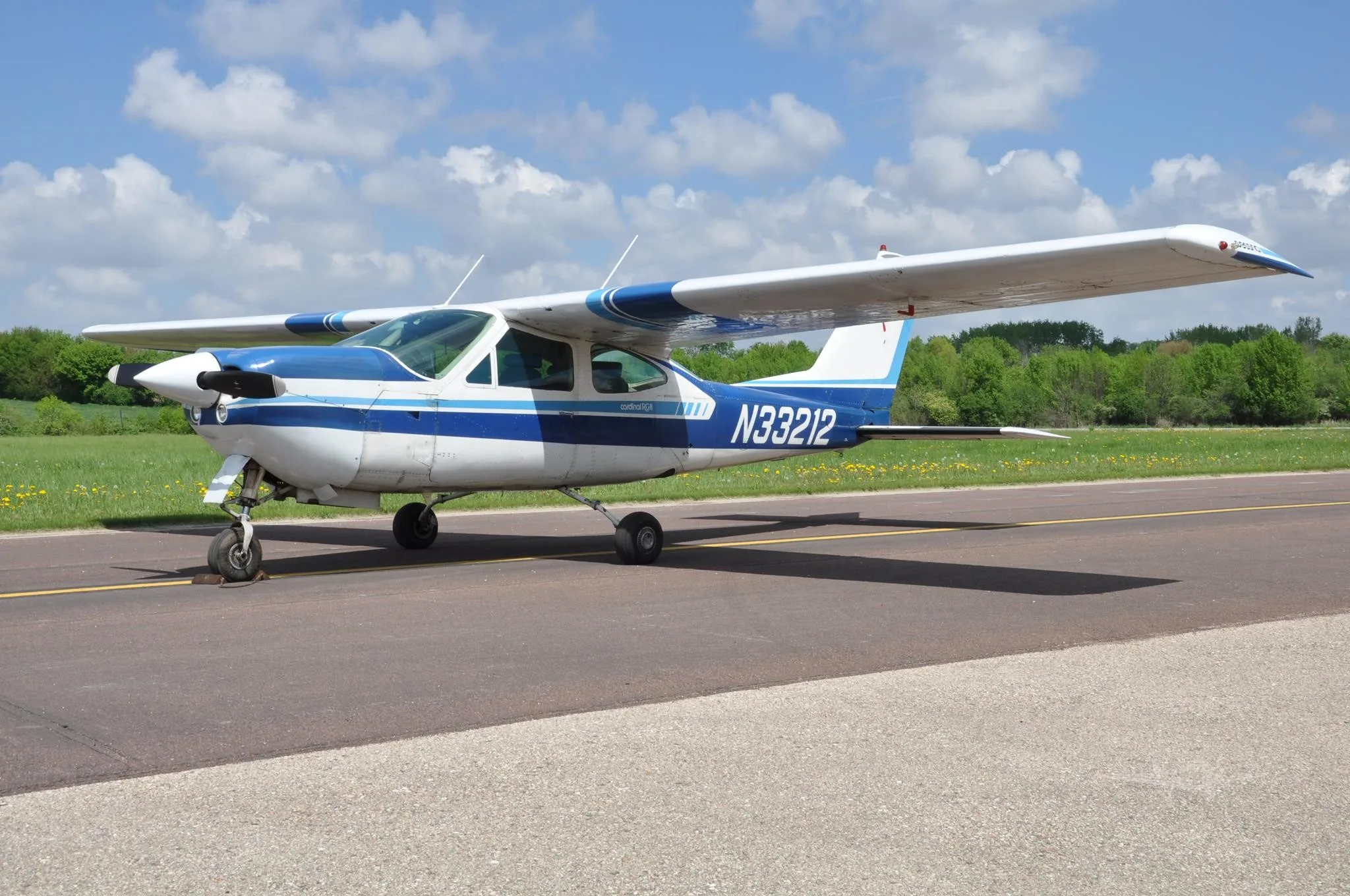 Exterior view of a 1976 CESSNA 177RG, N33212.