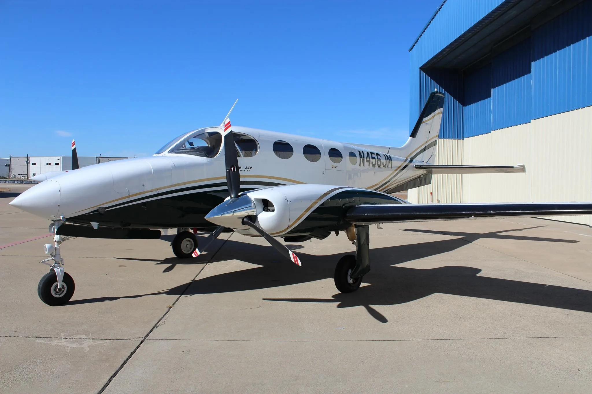 Exterior view of a 1975 CESSNA 340, N456JM.