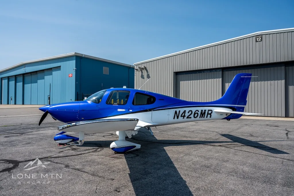 Exterior view of a 2025 Cirrus SR20 G7+, N426MR.