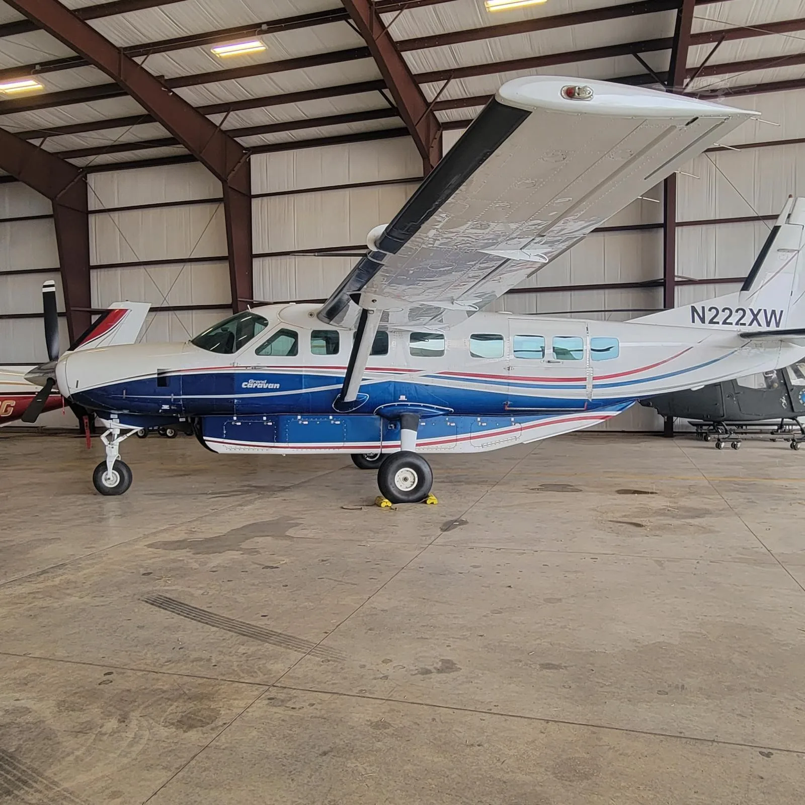 Exterior view of a 2002 CESSNA CARAVAN 208B GRAND, N222XW.
