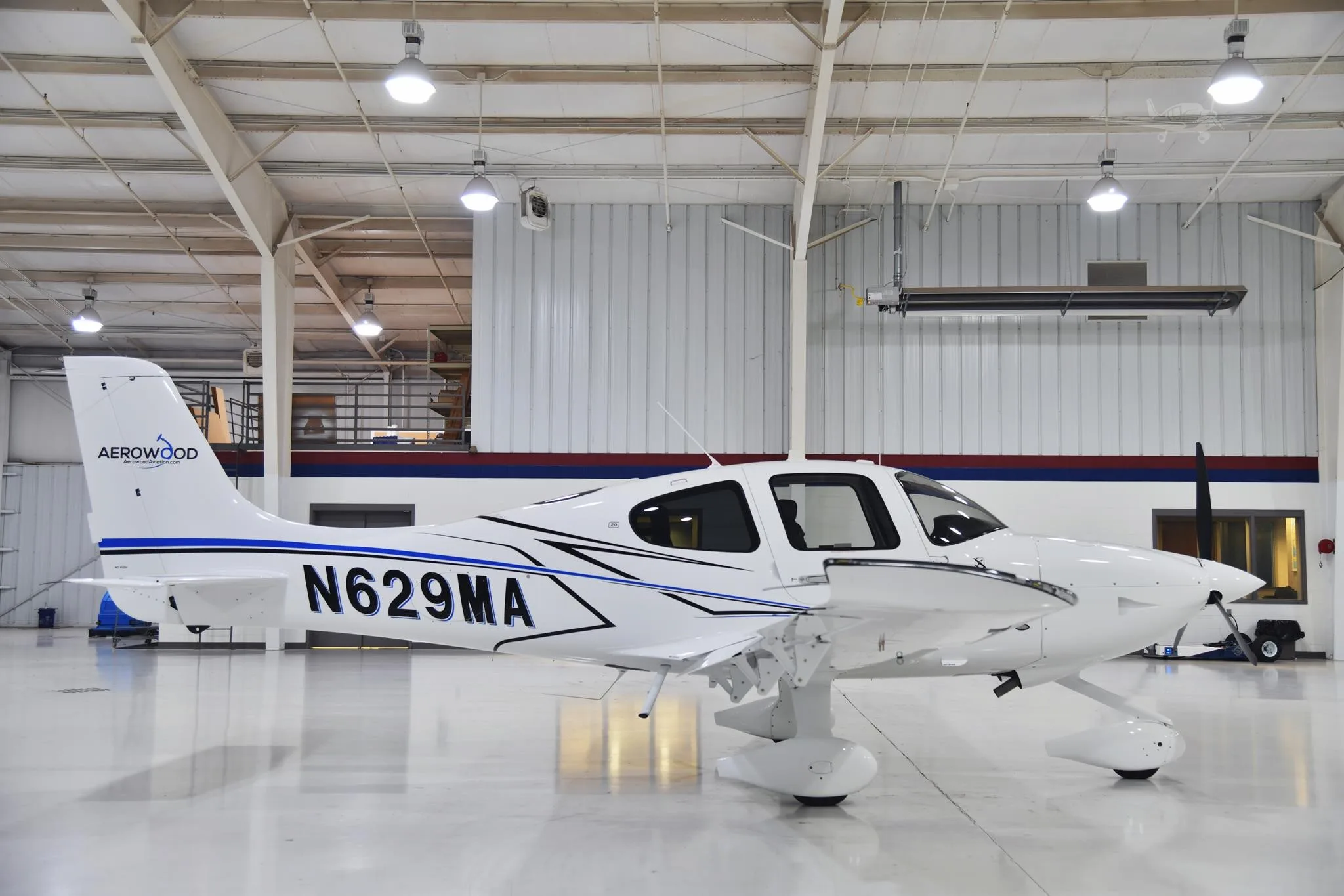 Exterior view of a 2025 CIRRUS SR20-G7, N629MA.