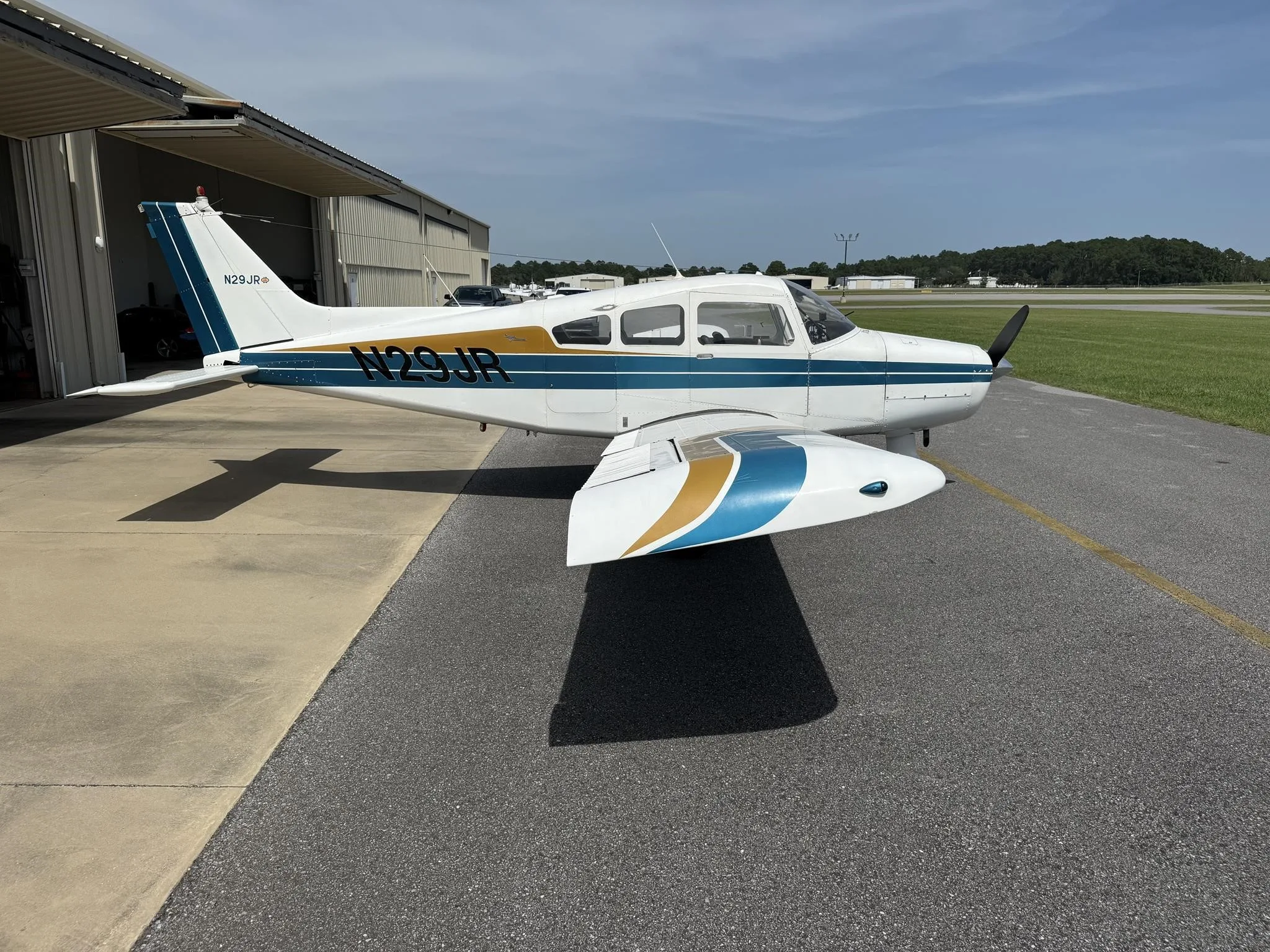 Exterior view of a 1967 BEECHCRAFT A23-24 III MUSKETEER, N29JR.