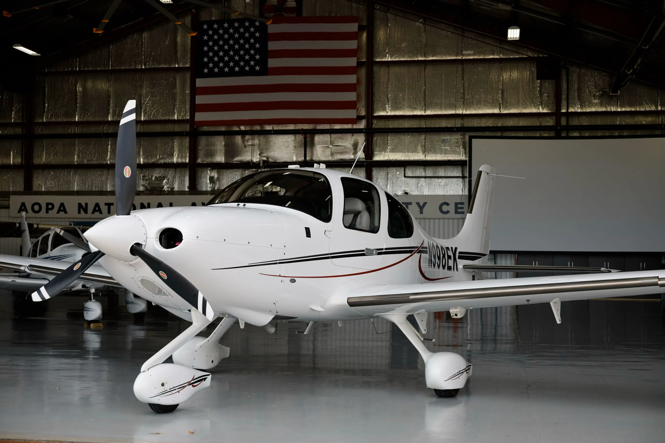 Cabin interior of a 2016 Cirrus SR22 G5.