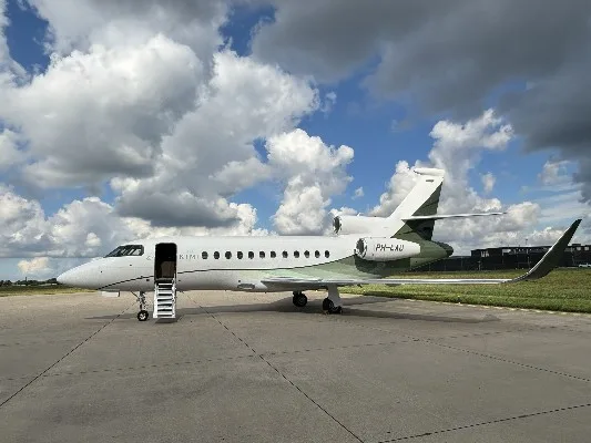 Cabin interior of a 2000 Dassault 900EX.