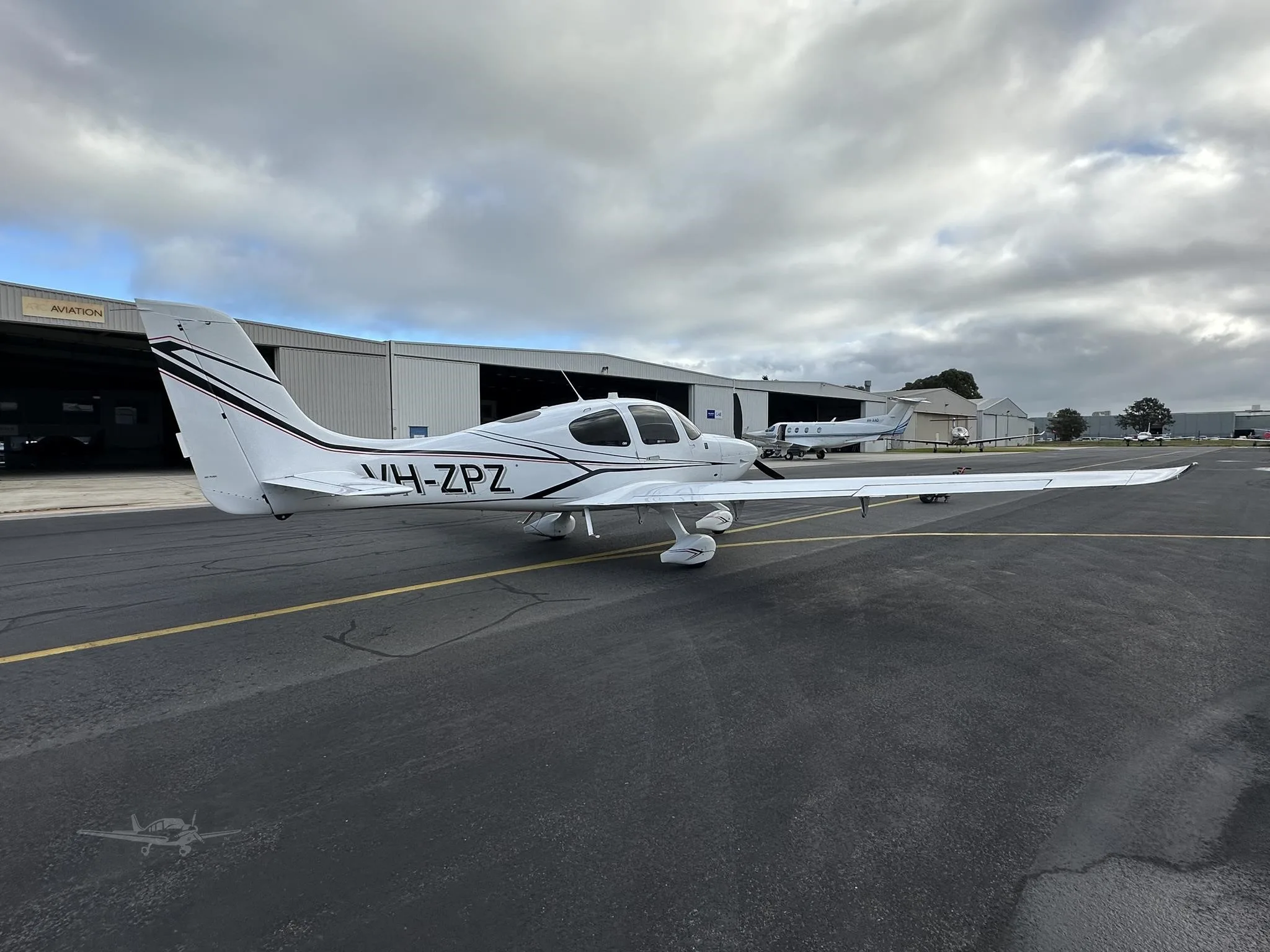 Exterior view of a 2017 CIRRUS SR20-G6, VH-ZPZ.