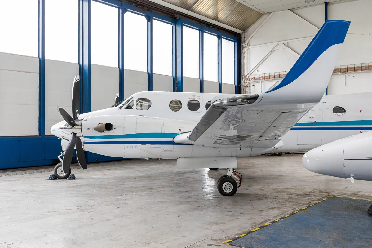 Marketing image of a 2001 Beechcraft King Air 350.