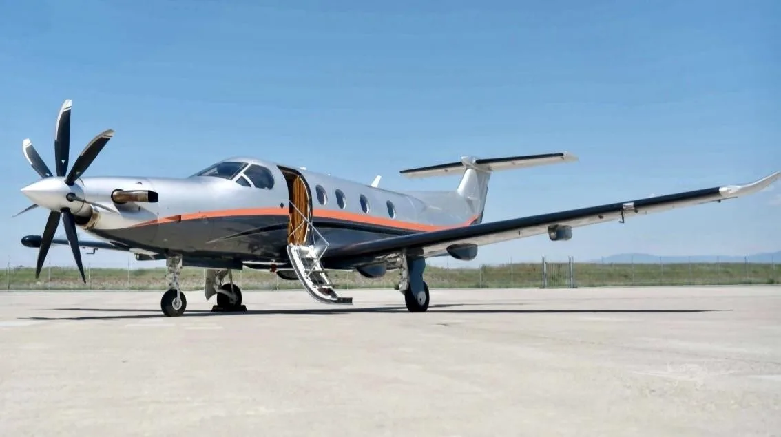 Exterior view of a 2011 PILATUS PC-12 NG, N121Q.