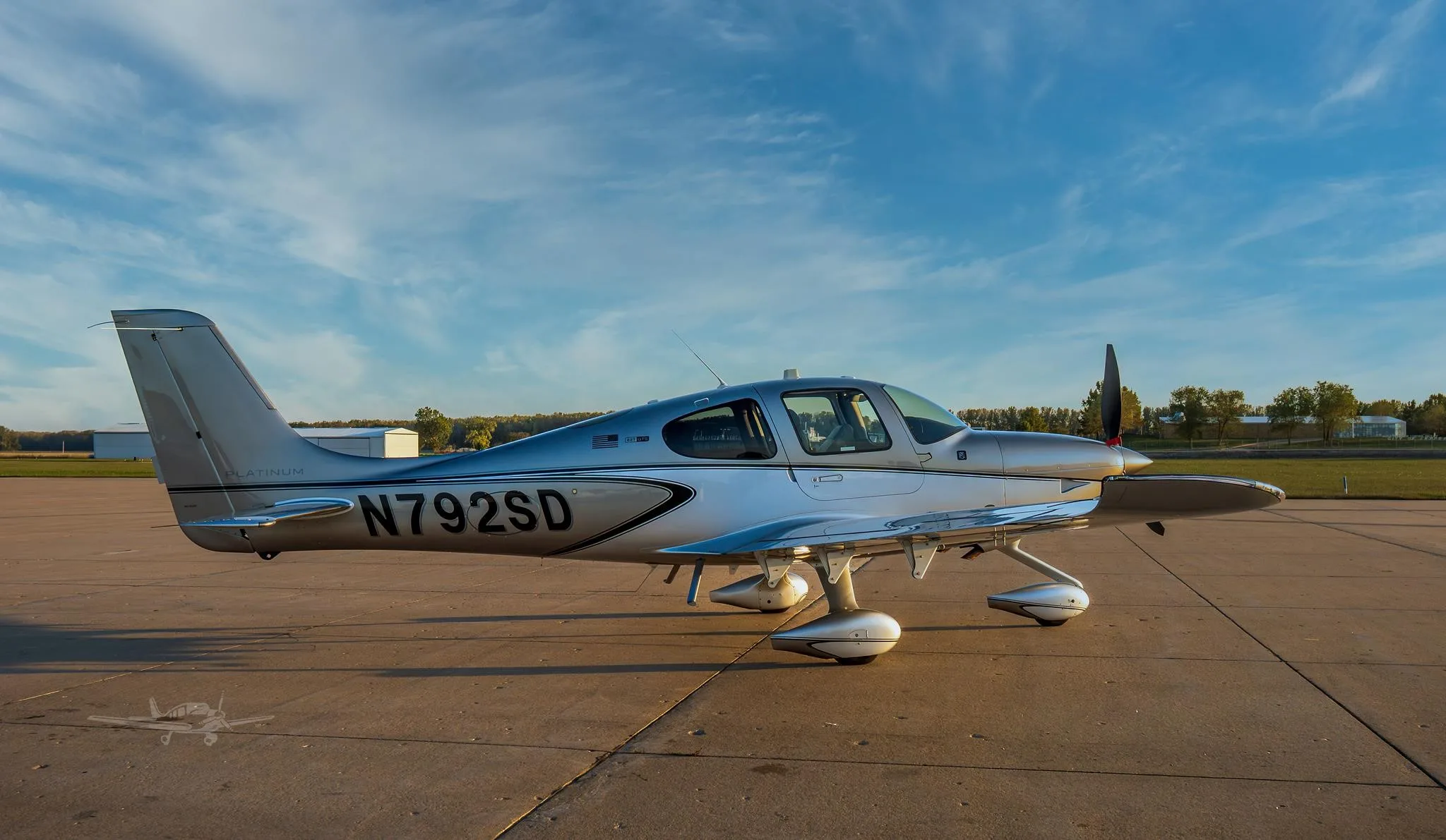 Exterior view of a 2020 CIRRUS SR22-G6 TURBO, N792SD.