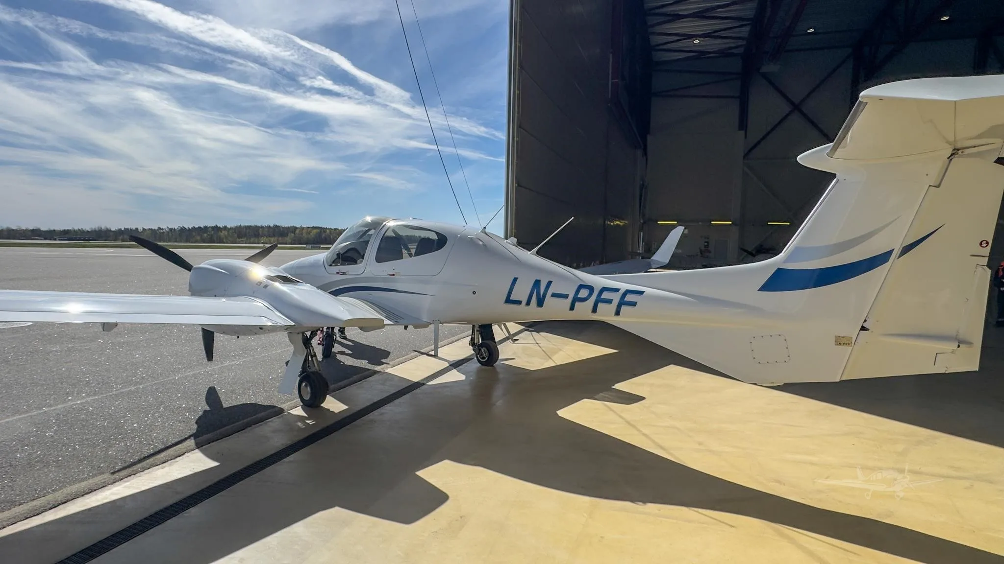 Exterior view of a 2019 DIAMOND DA42 VI, LN-PFF.