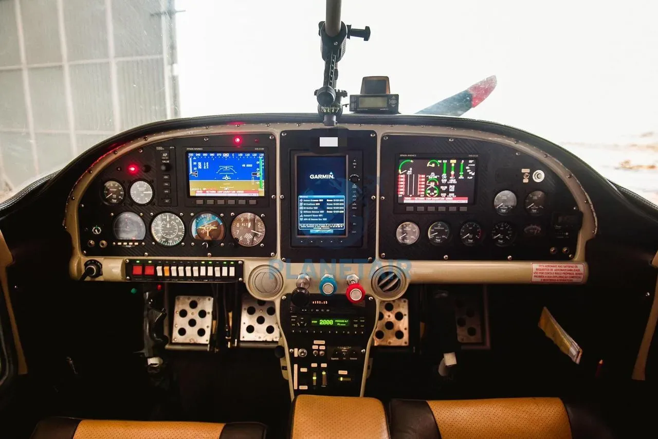 Cockpit and instrument panel of a 2011 Vans Aircraft RV-10.