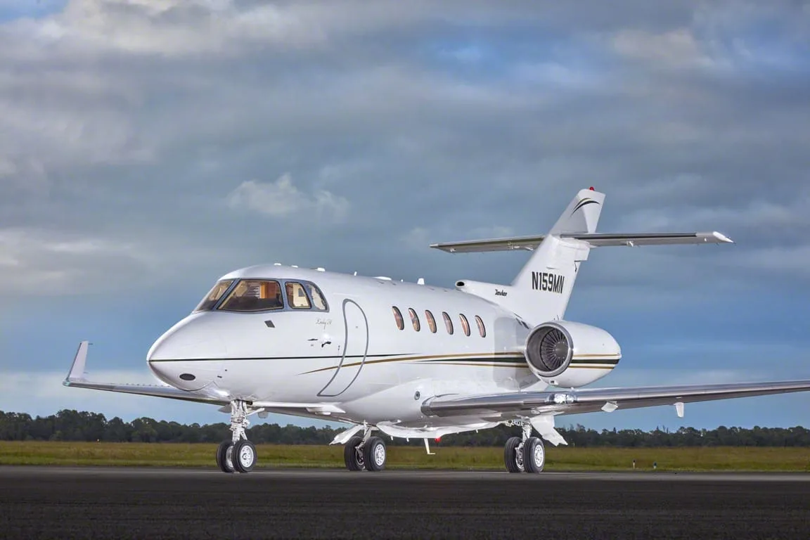 Cabin interior of a 2007 Hawker 850XP.