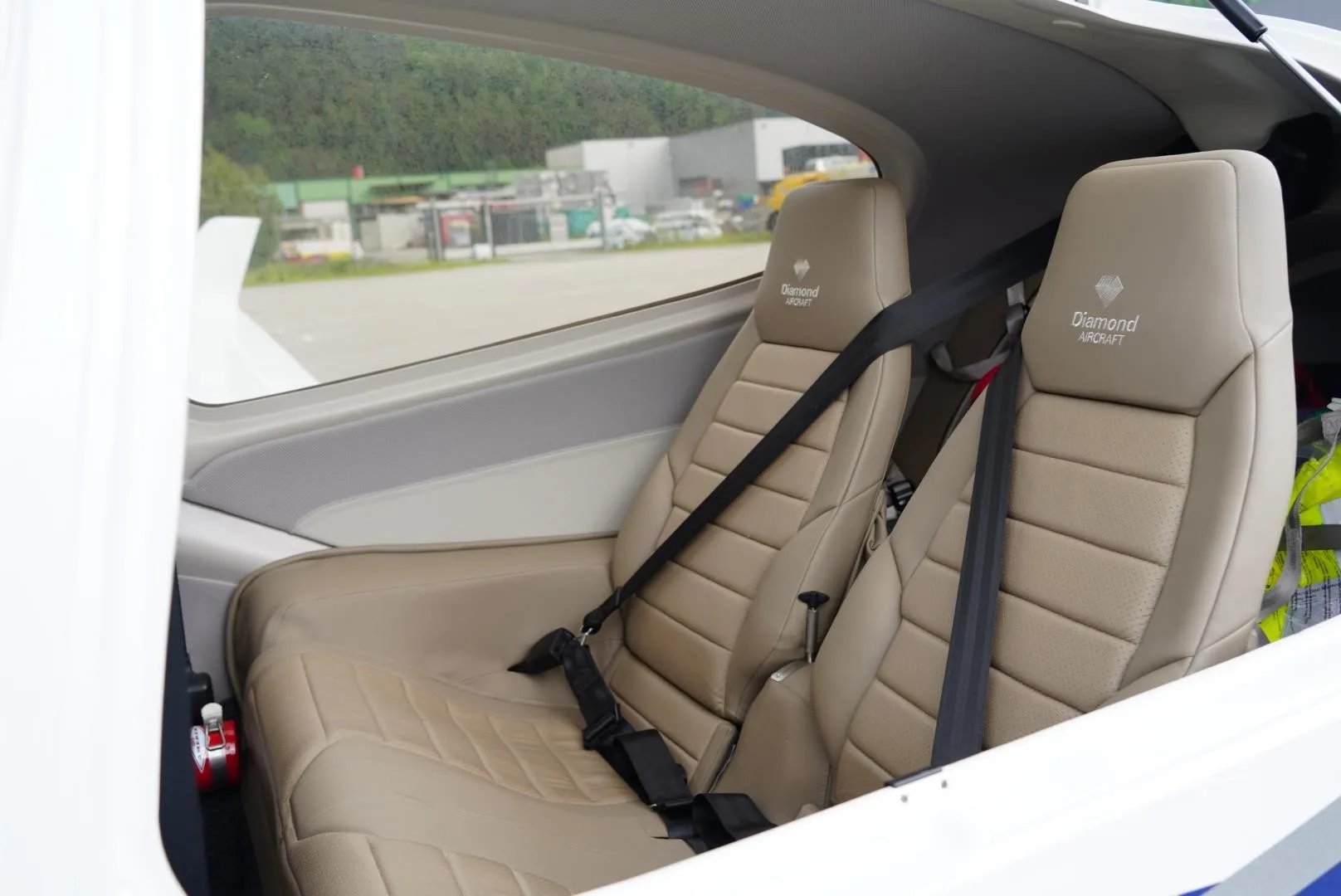 Cabin interior of a 2019 DIAMOND DA40 NG.
