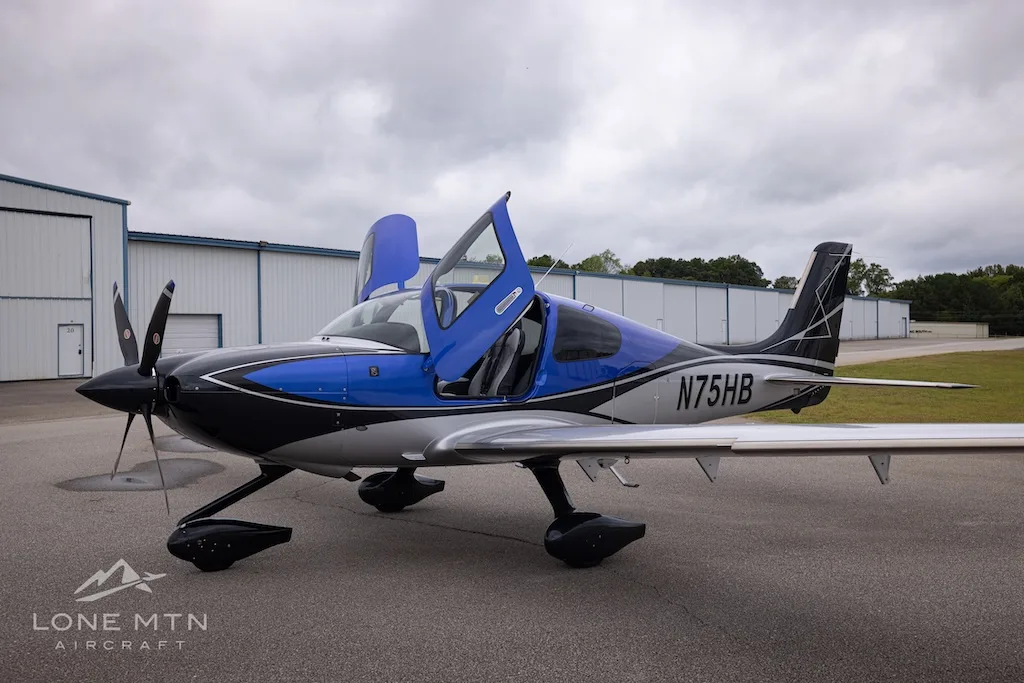 Cabin interior of a 2023 Cirrus SR22T G6 GTS.