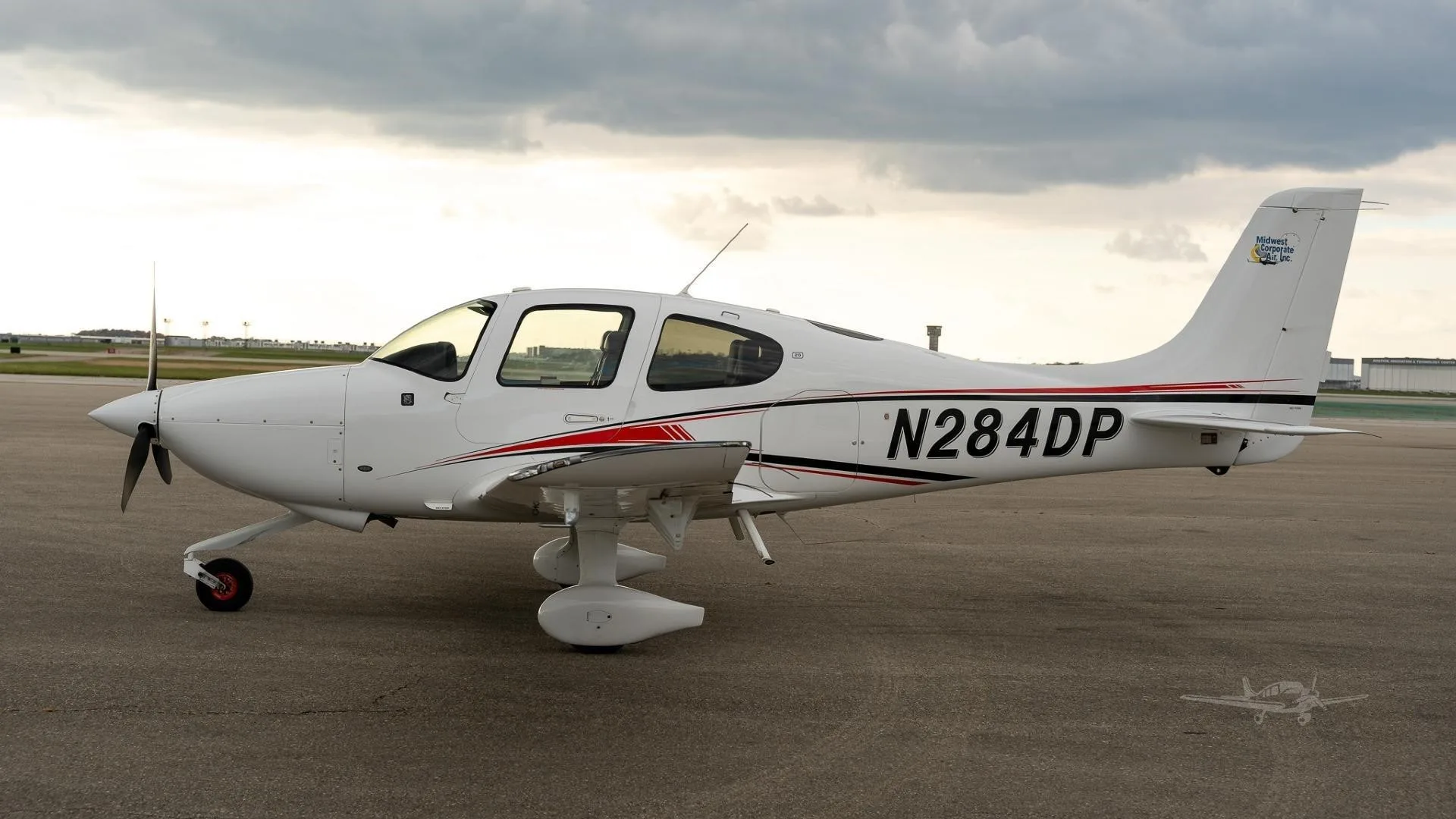 Exterior view of a 2022 CIRRUS SR20-G6, N284DP.