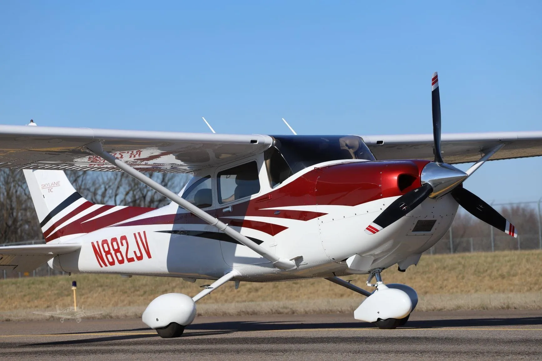 Exterior view of a 2006 CESSNA TURBO 182T SKYLANE, N882JV.