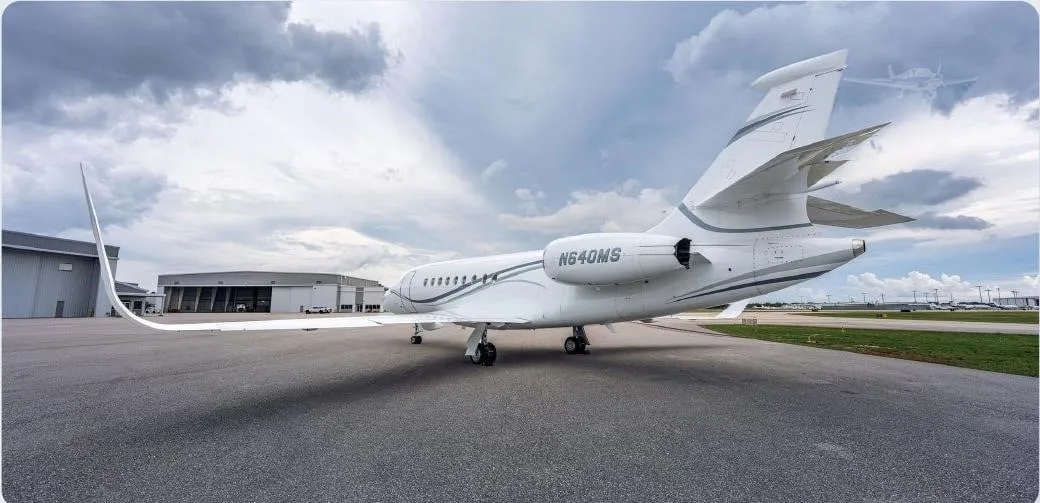 Exterior view of a 2004 DASSAULT FALCON 2000EX EASY, N640MS.