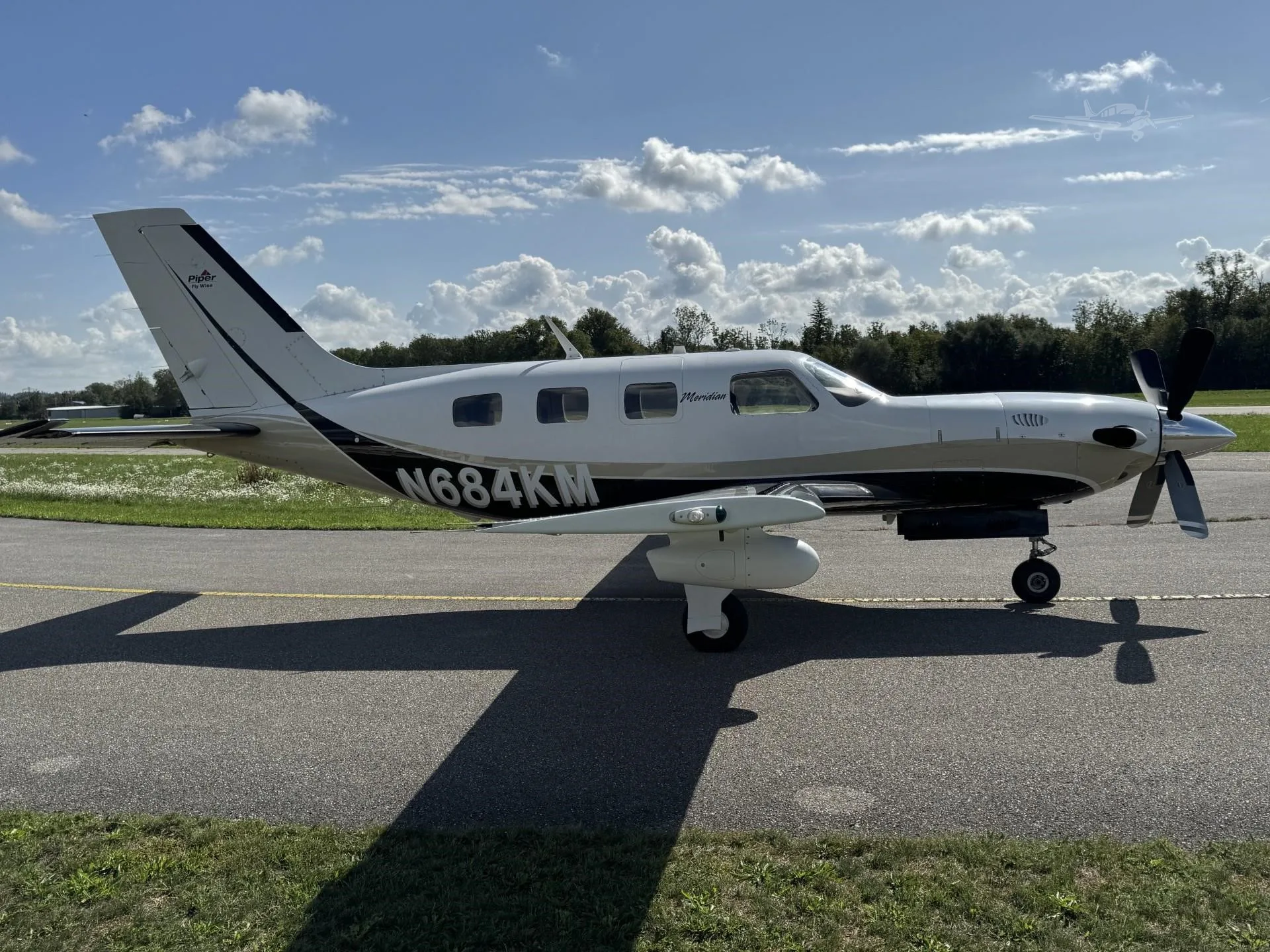 Exterior view of a 2008 PIPER MERIDIAN, N684KM.