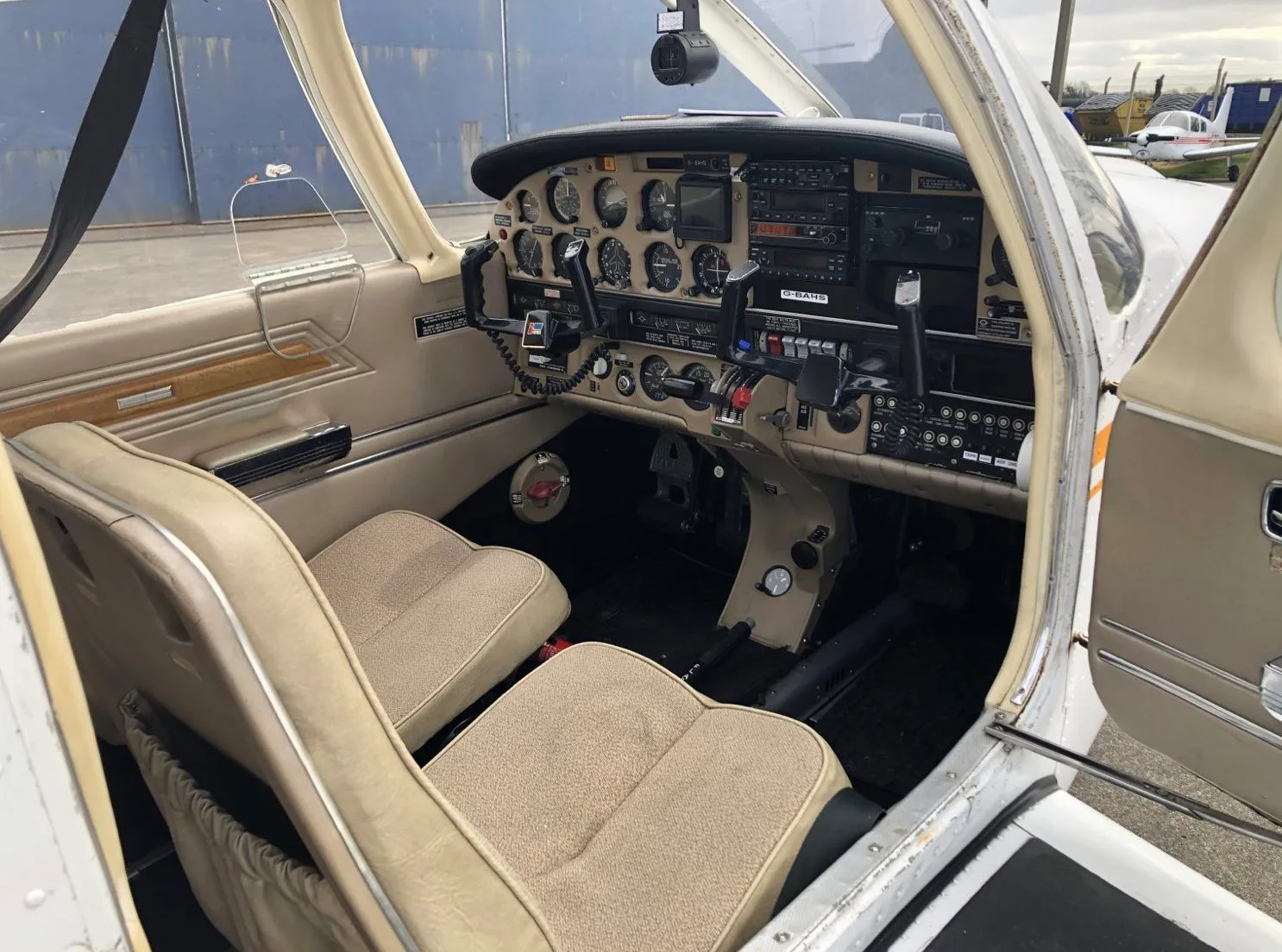 Cockpit and instrument panel of a 1972 Piper PA-28R-200 Arrow II.