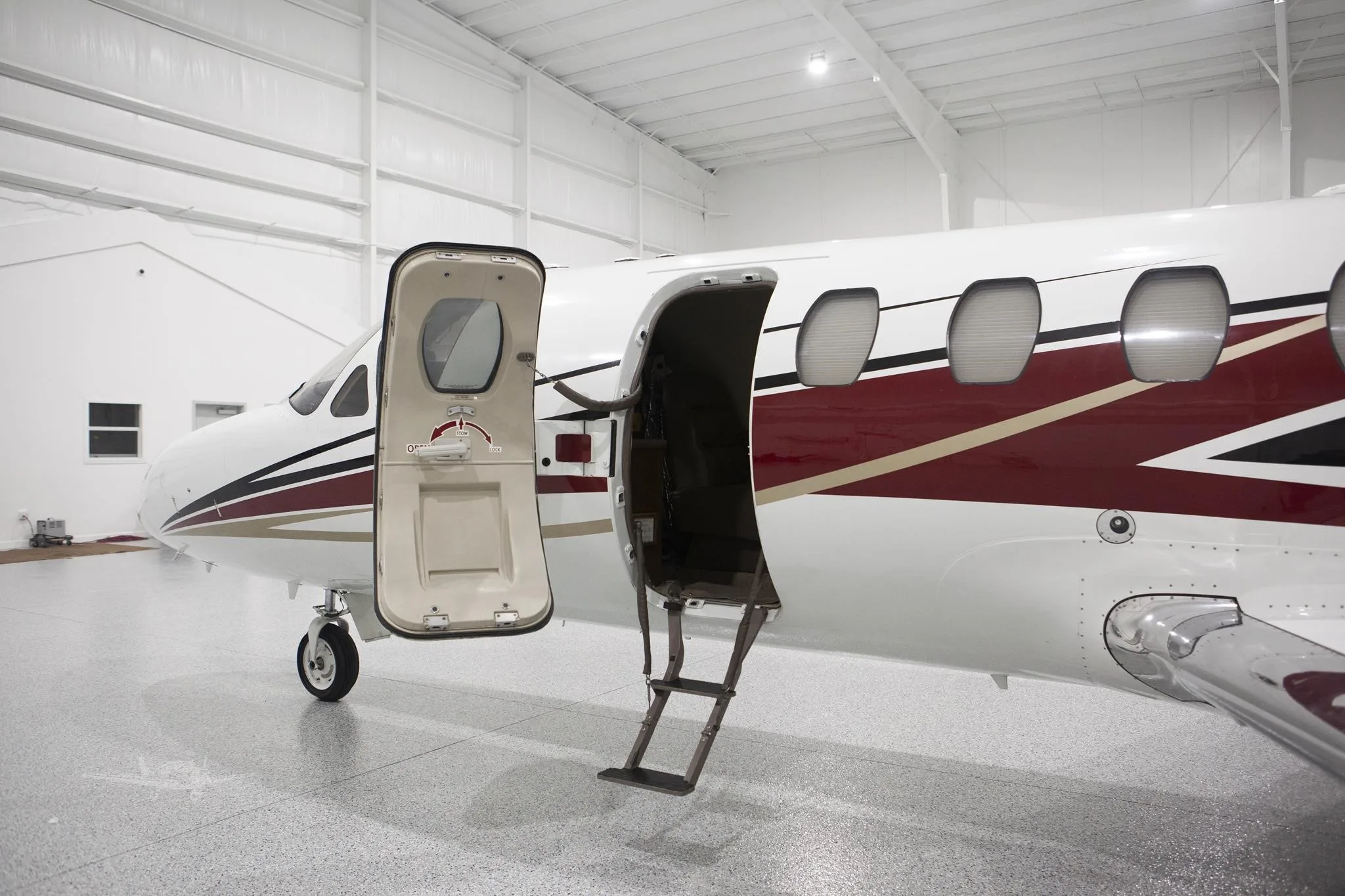 Exterior view of a 1997 CESSNA CITATION V ULTRA, N315CS.