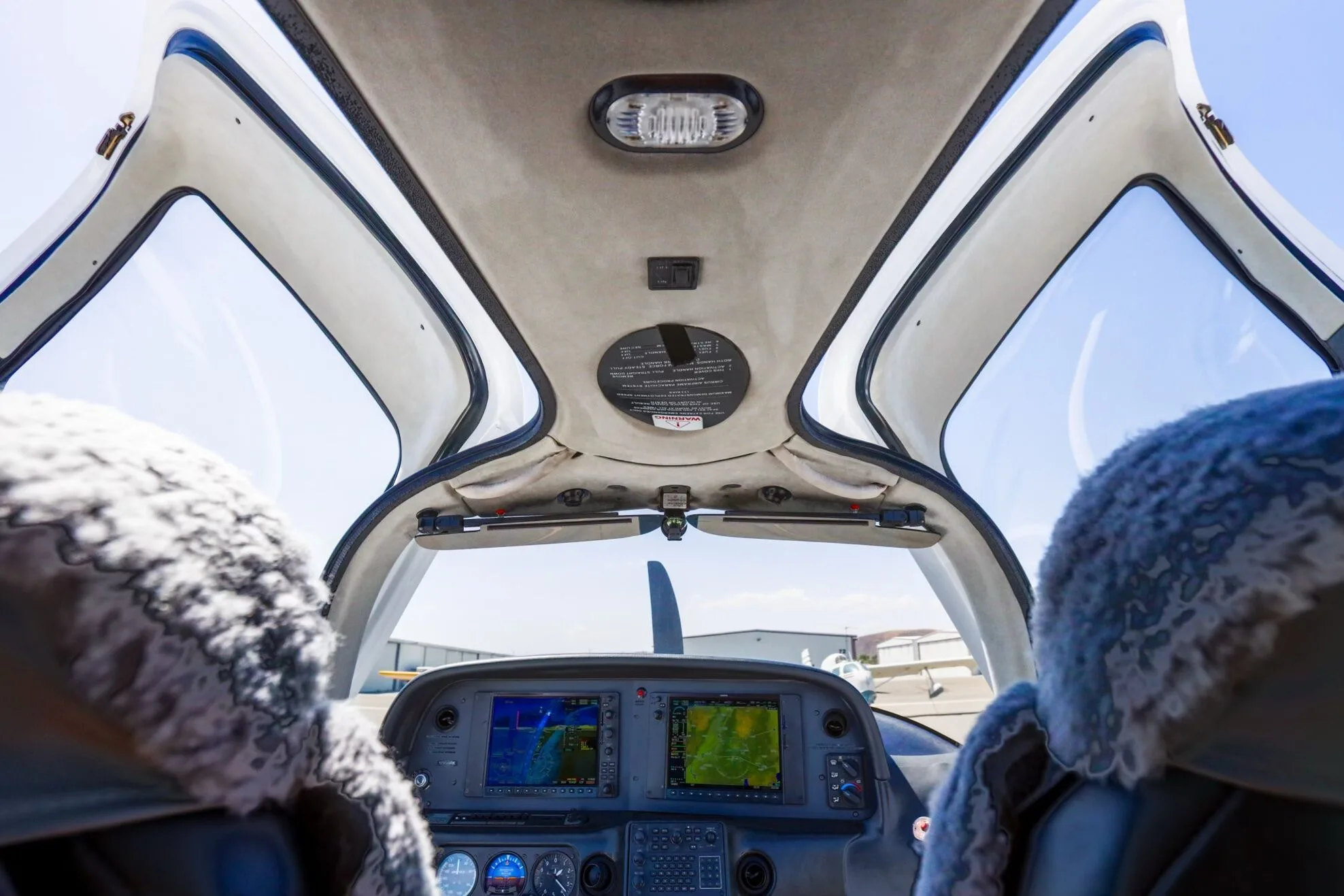 Cockpit and instrument panel of a 2016 Cirrus SR20-G3.