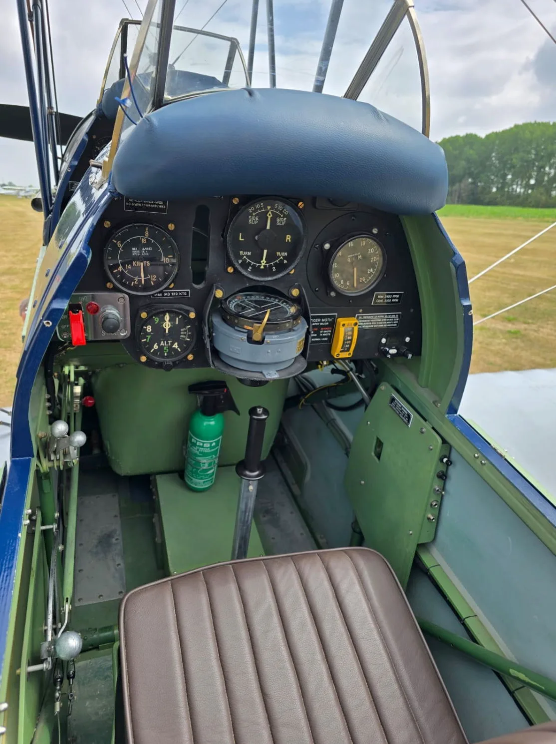 Cockpit and instrument panel of a 1944 de Havilland DH-82A Tiger Moth.