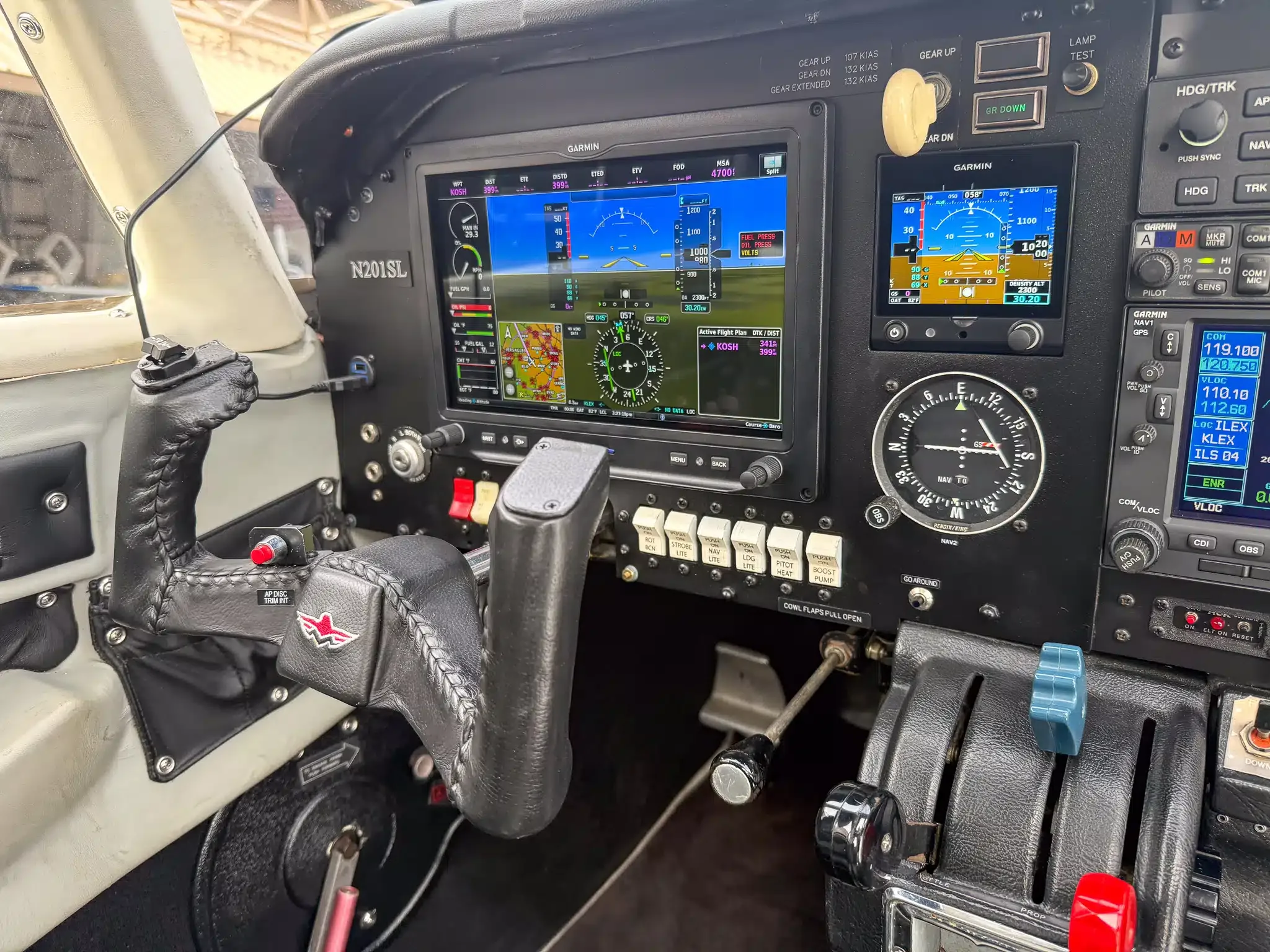 Cockpit and instrument panel of a 1977 Mooney M20J.