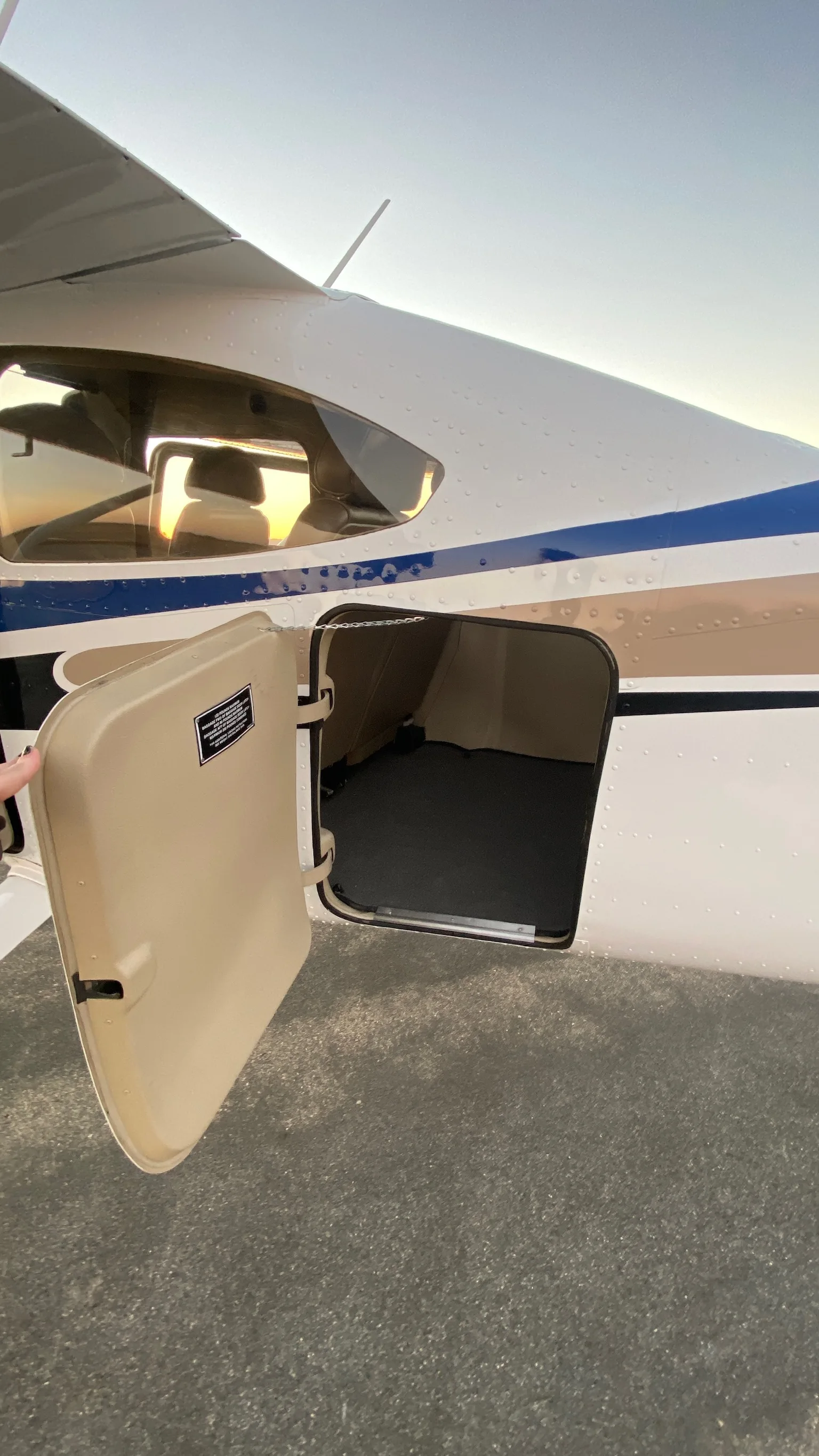 Exterior view of a 2004 Cessna T182T, N2118J.