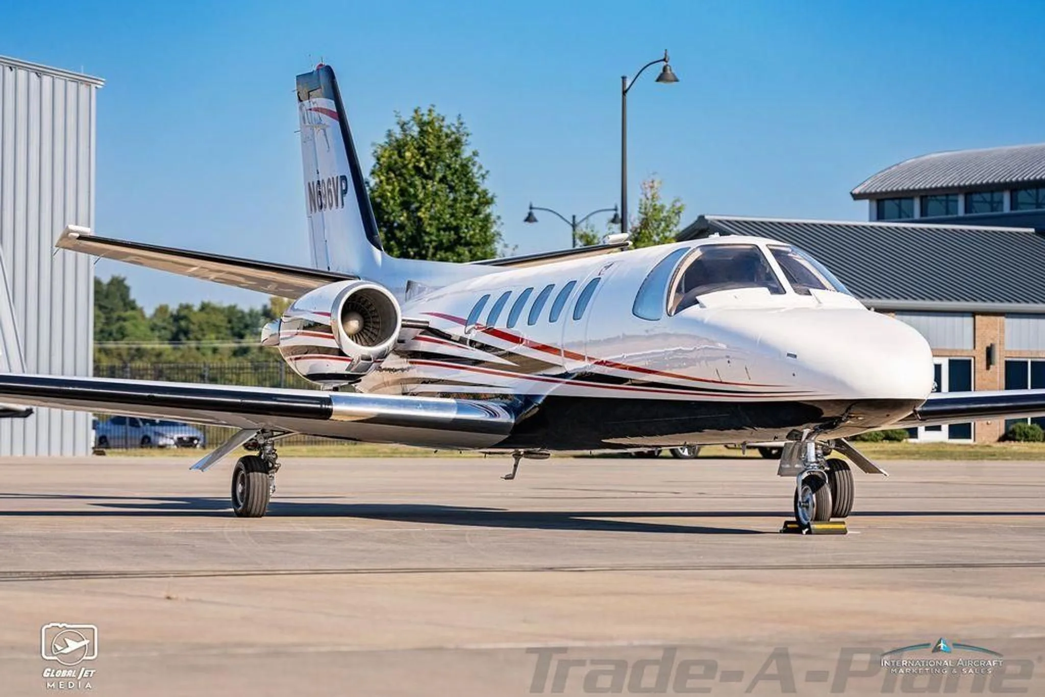Exterior view of a 1992 CESSNA CITATION II, N696VP.