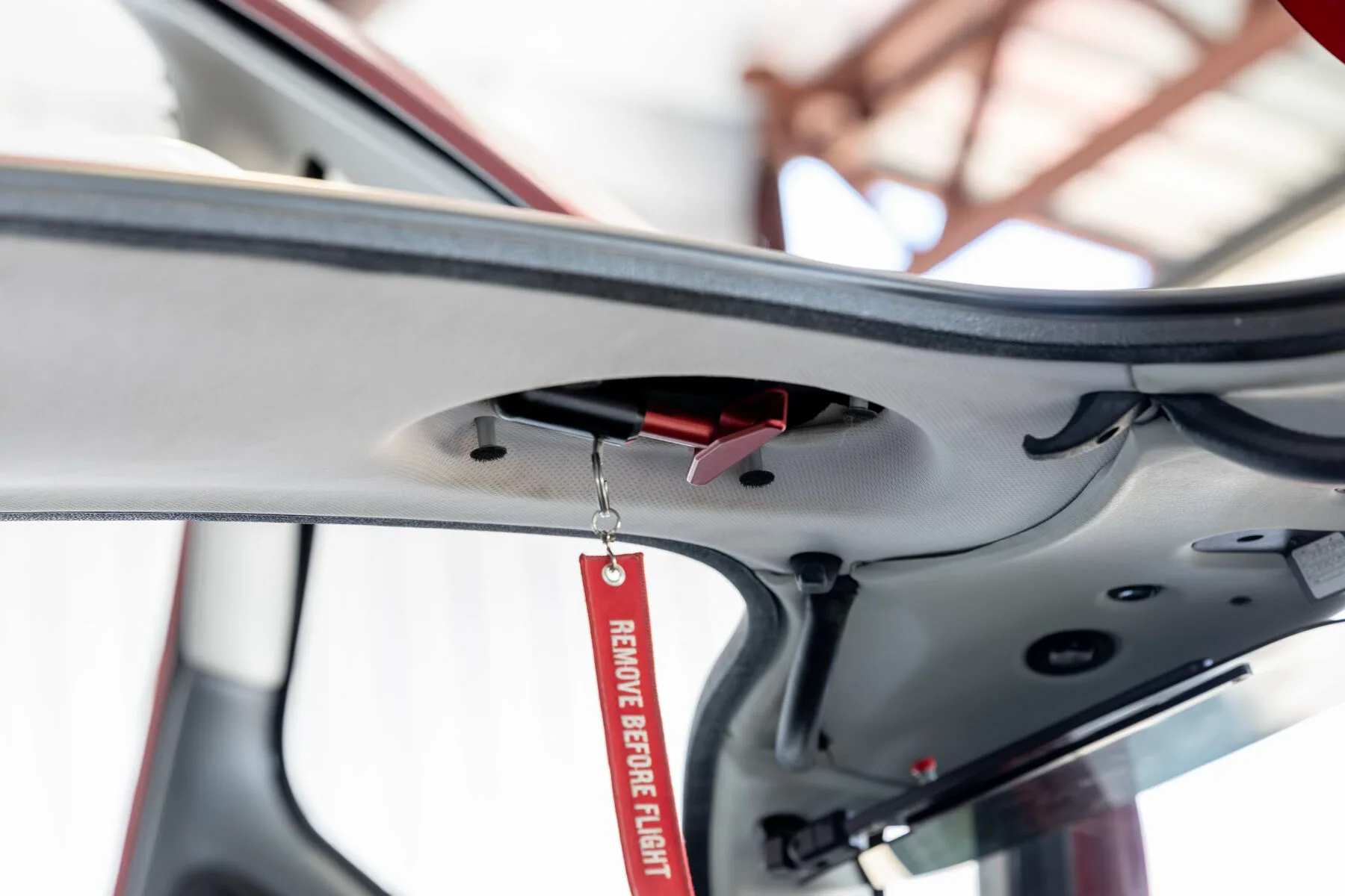 Cockpit and instrument panel of a 2005 Cirrus SR22-G2 GTS.