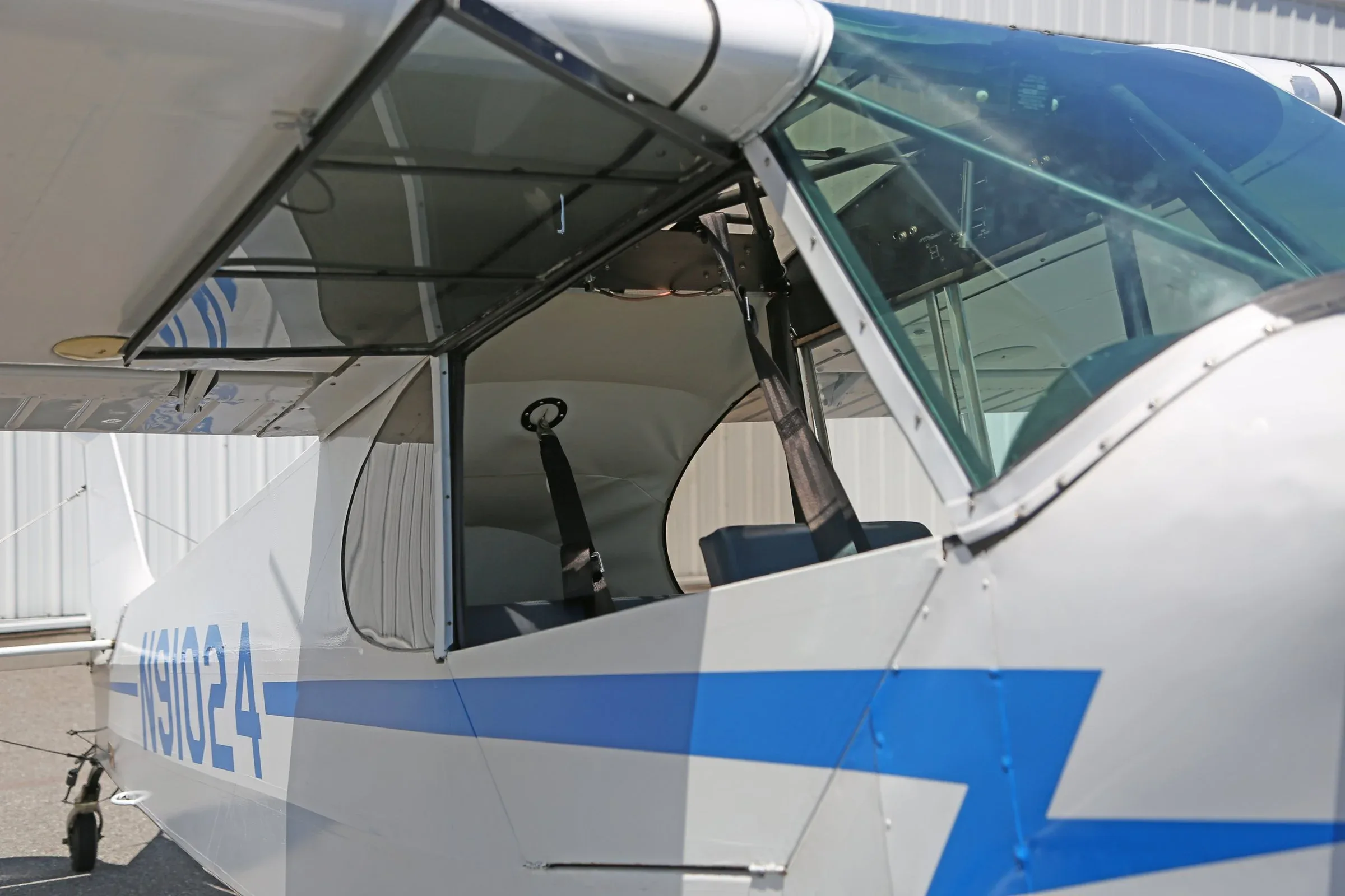 Exterior view of a 1981 Piper Super Cub.